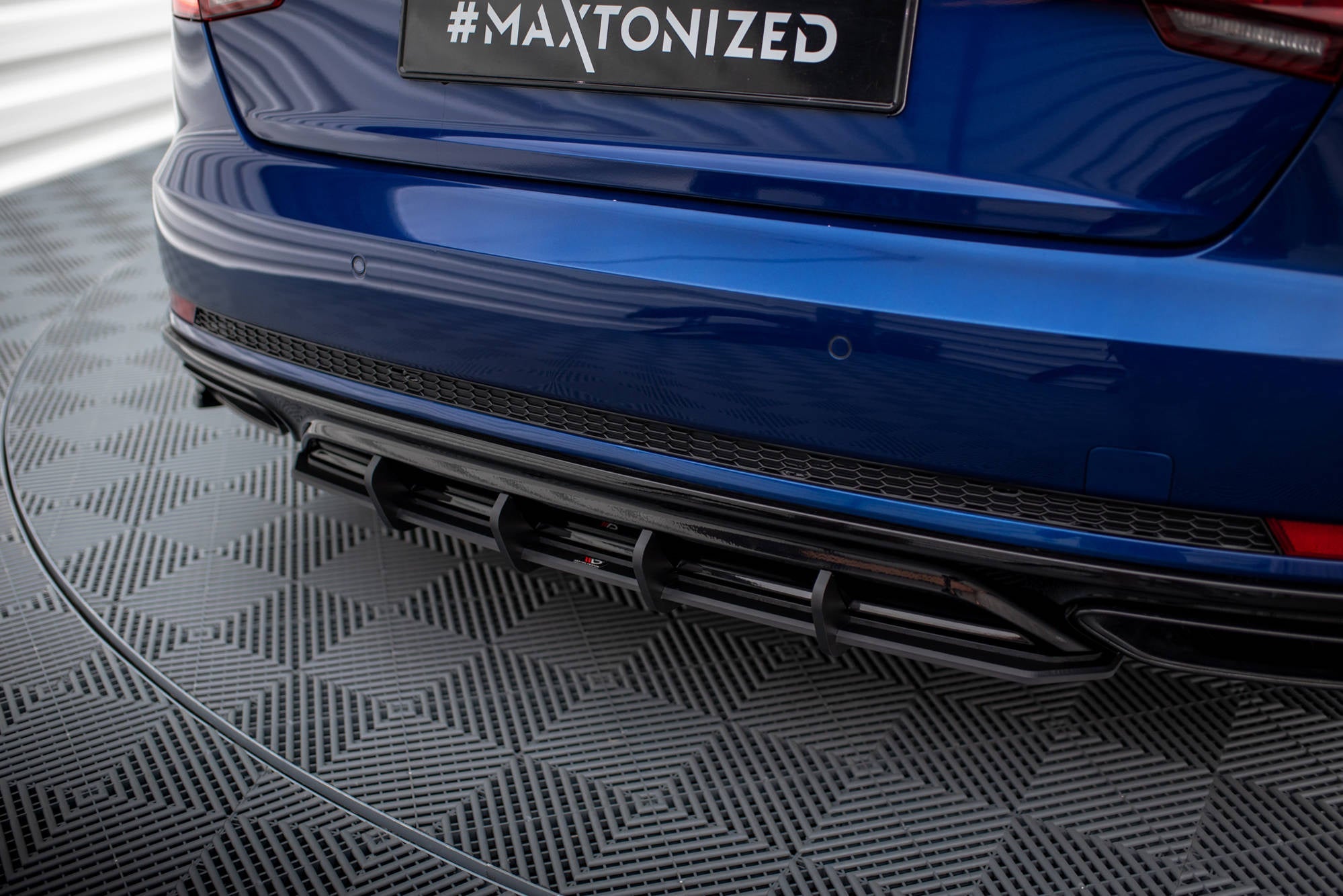 Maxton Design Street Pro Rear Diffuser para Audi A4 Competition B9 - imagen 2
