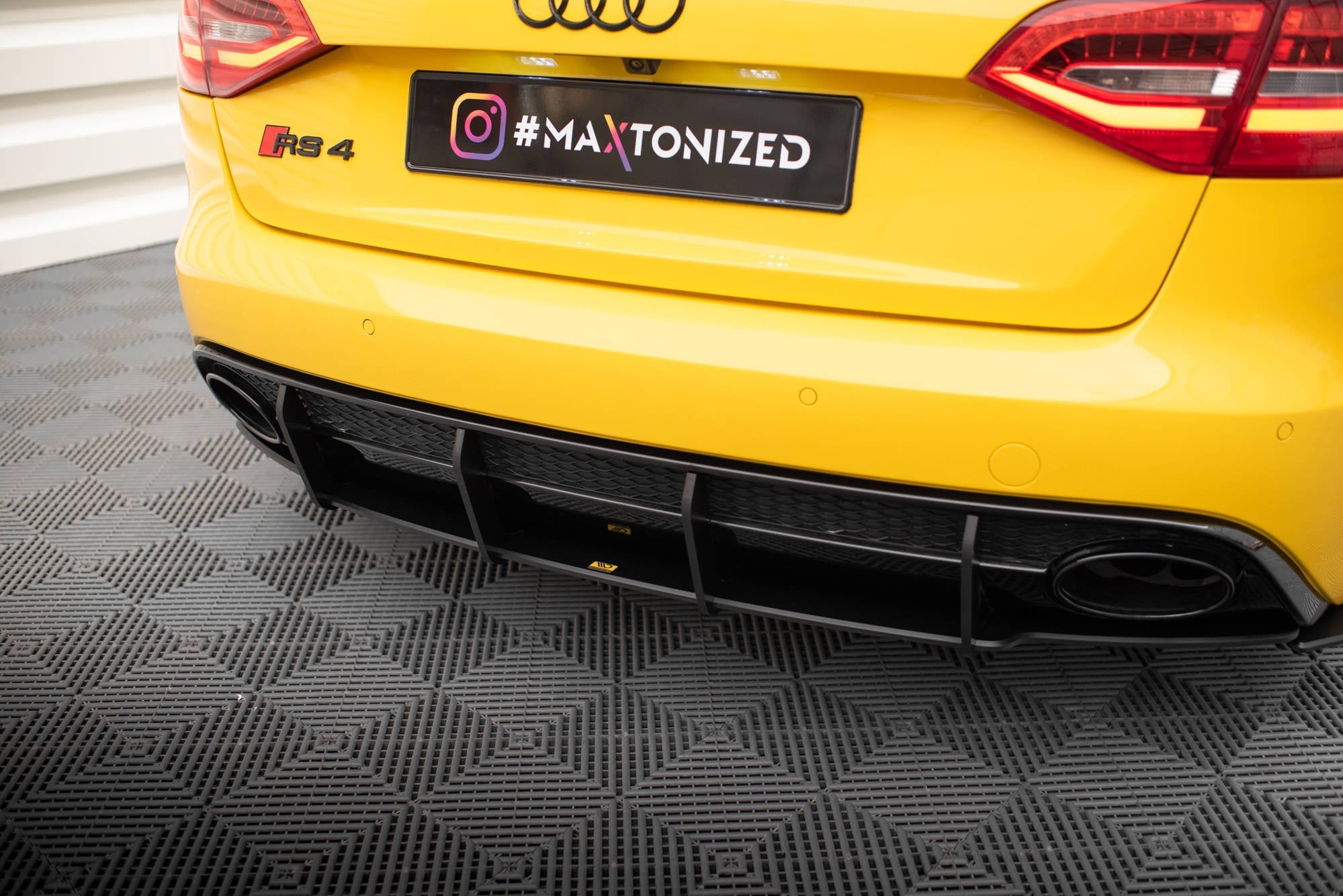 Maxton Design Street Pro Rear Diffuser para Audi RS4 B8 - imagen 1