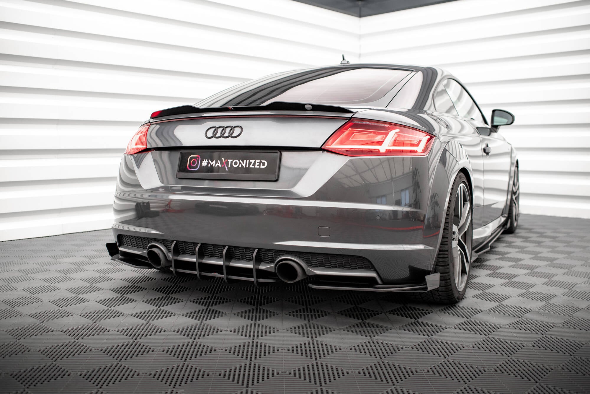 Maxton Design Street Pro Rear Diffuser para Audi TT S-Line 8S - imagen 1
