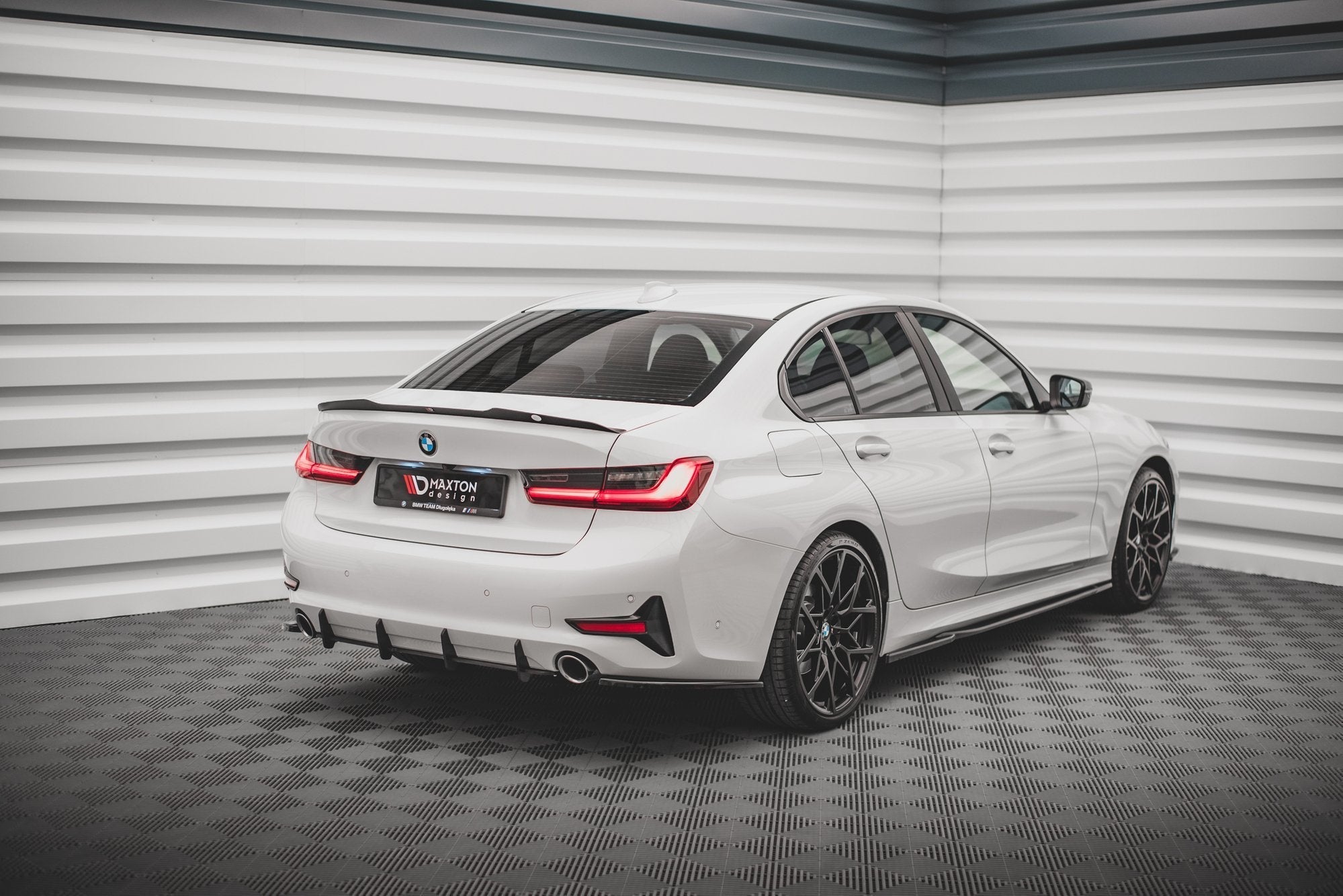 Maxton Design Street Pro Rear Diffuser para BMW 3 G20 / G21 - imagen 2