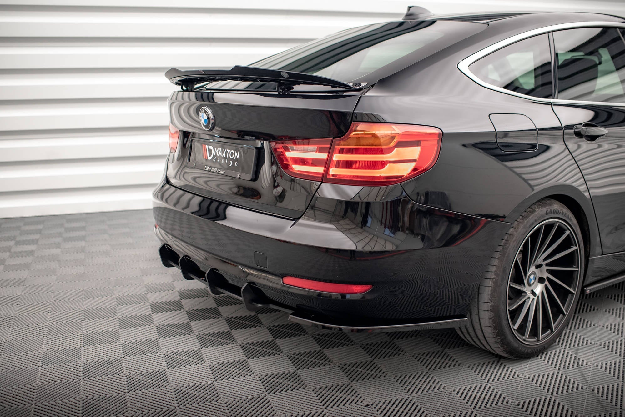 Maxton Design Street Pro Rear Diffuser para BMW 3 GT F34 - imagen 3