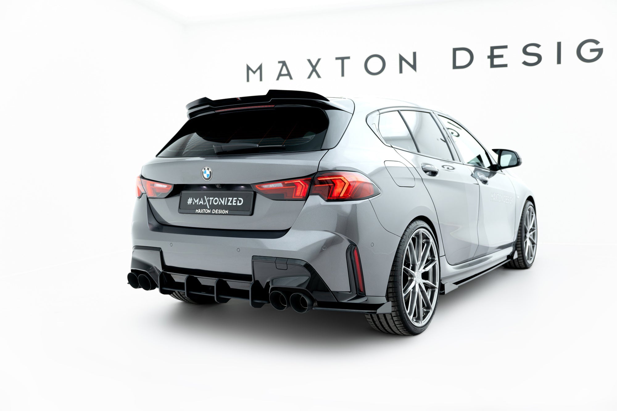 Maxton Design Street Pro Rear Diffuser para BMW M135i F70 - imagen 1
