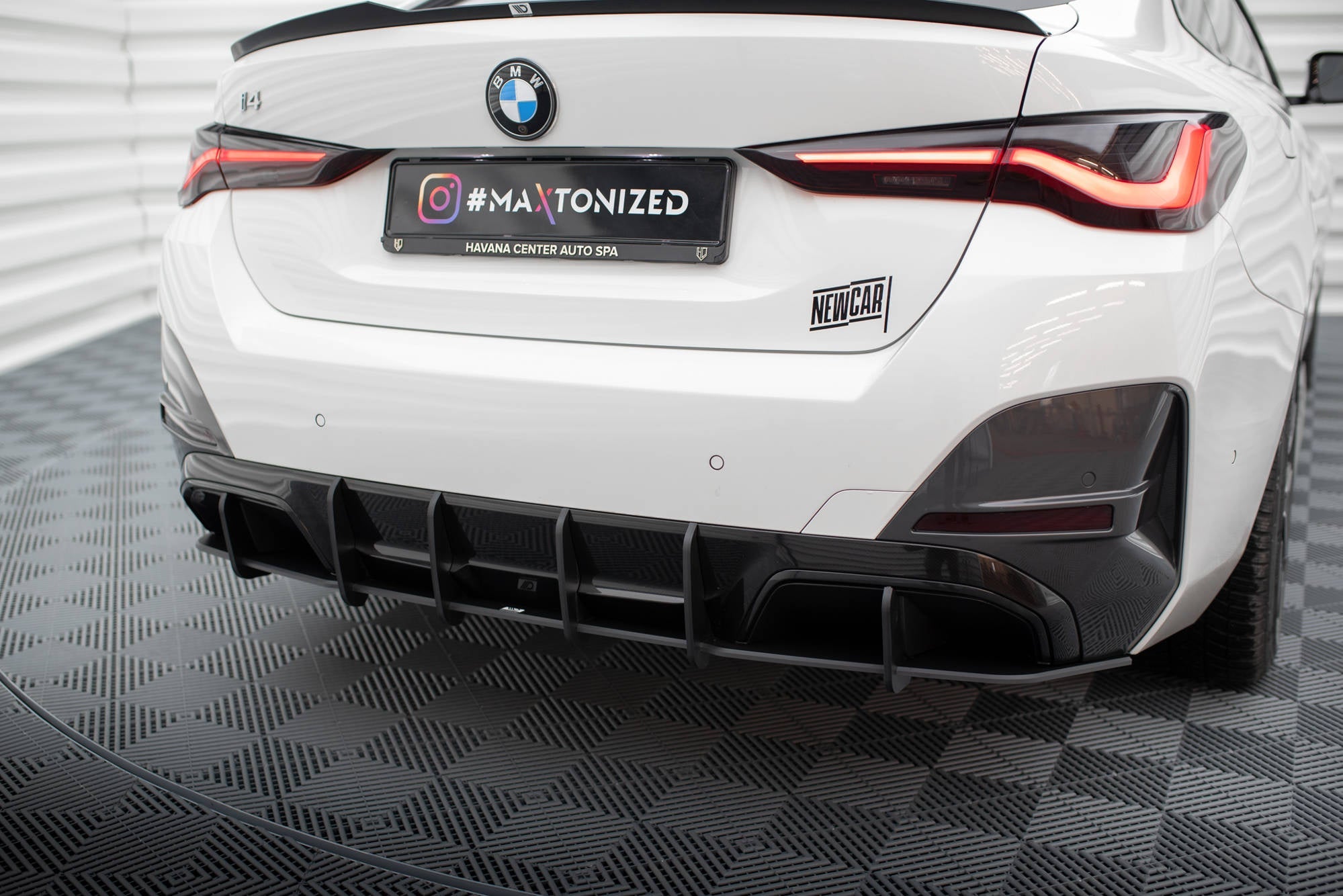Maxton Design Street Pro Rear Diffuser para BMW i4 M-Pack G26 - imagen 1
