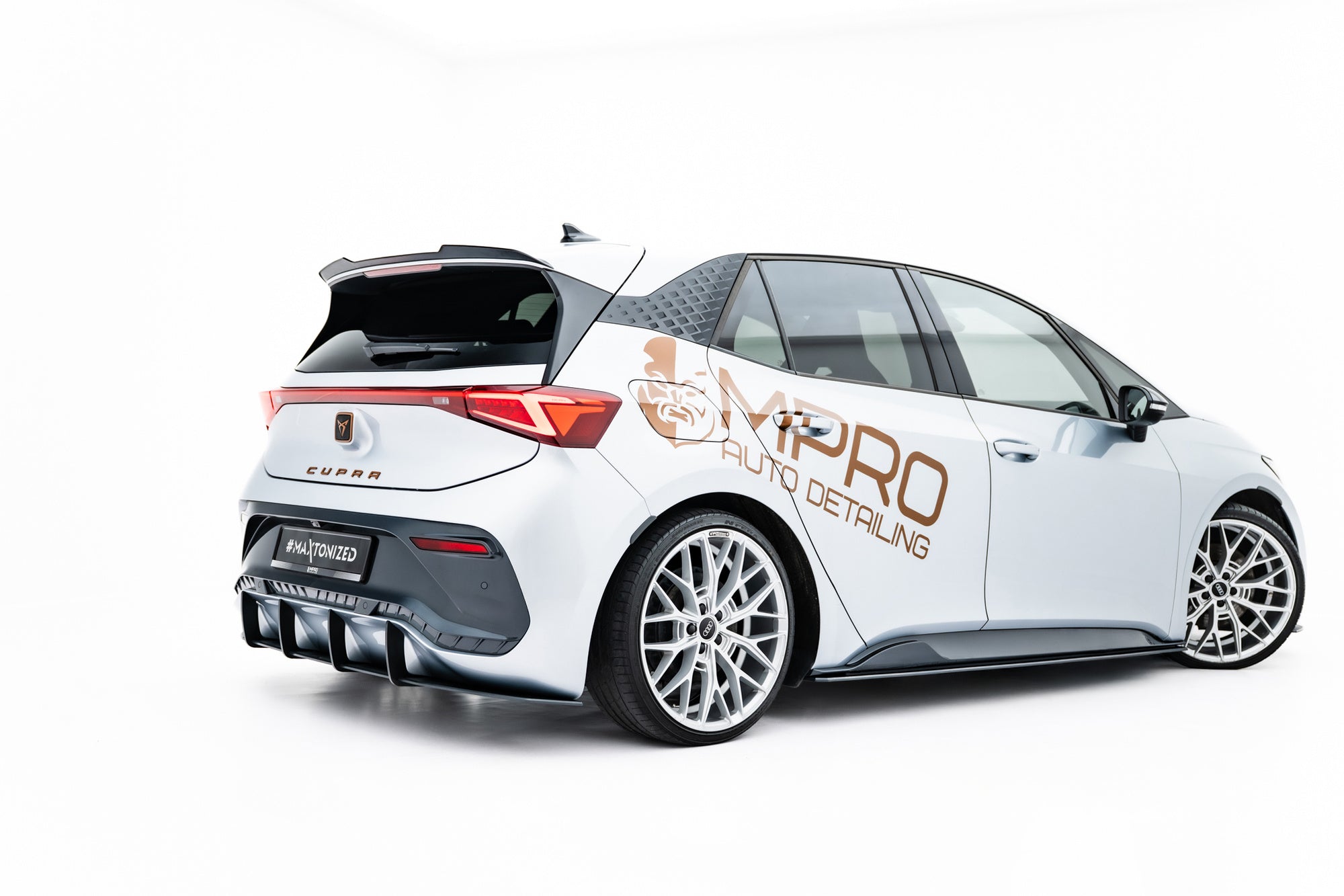 Maxton Design Street Pro Rear Diffuser para Cupra Born Mk1 - imagen 3