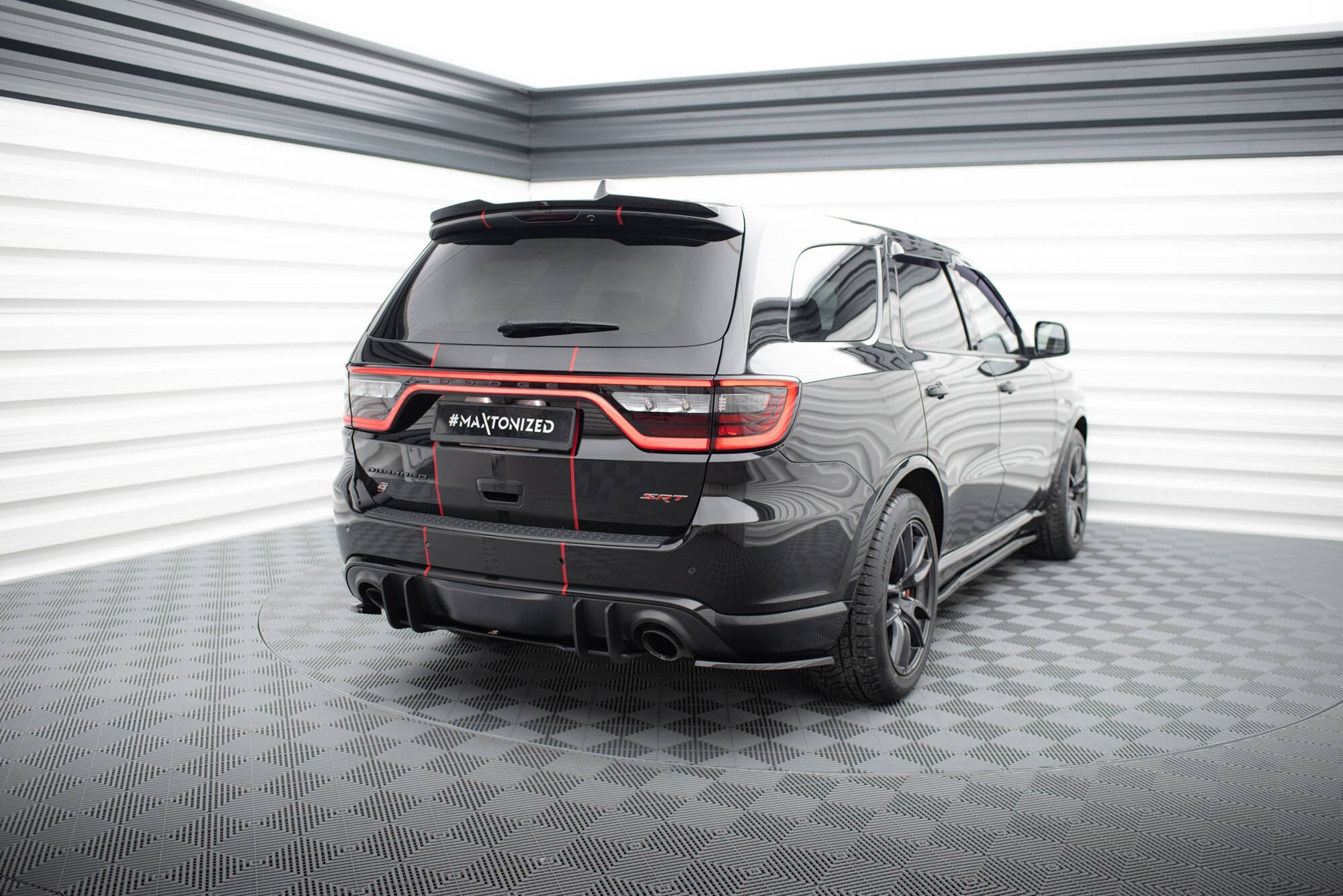 Maxton Design Street Pro Rear Diffuser para Dodge Durango SRT Mk3 - imagen 2