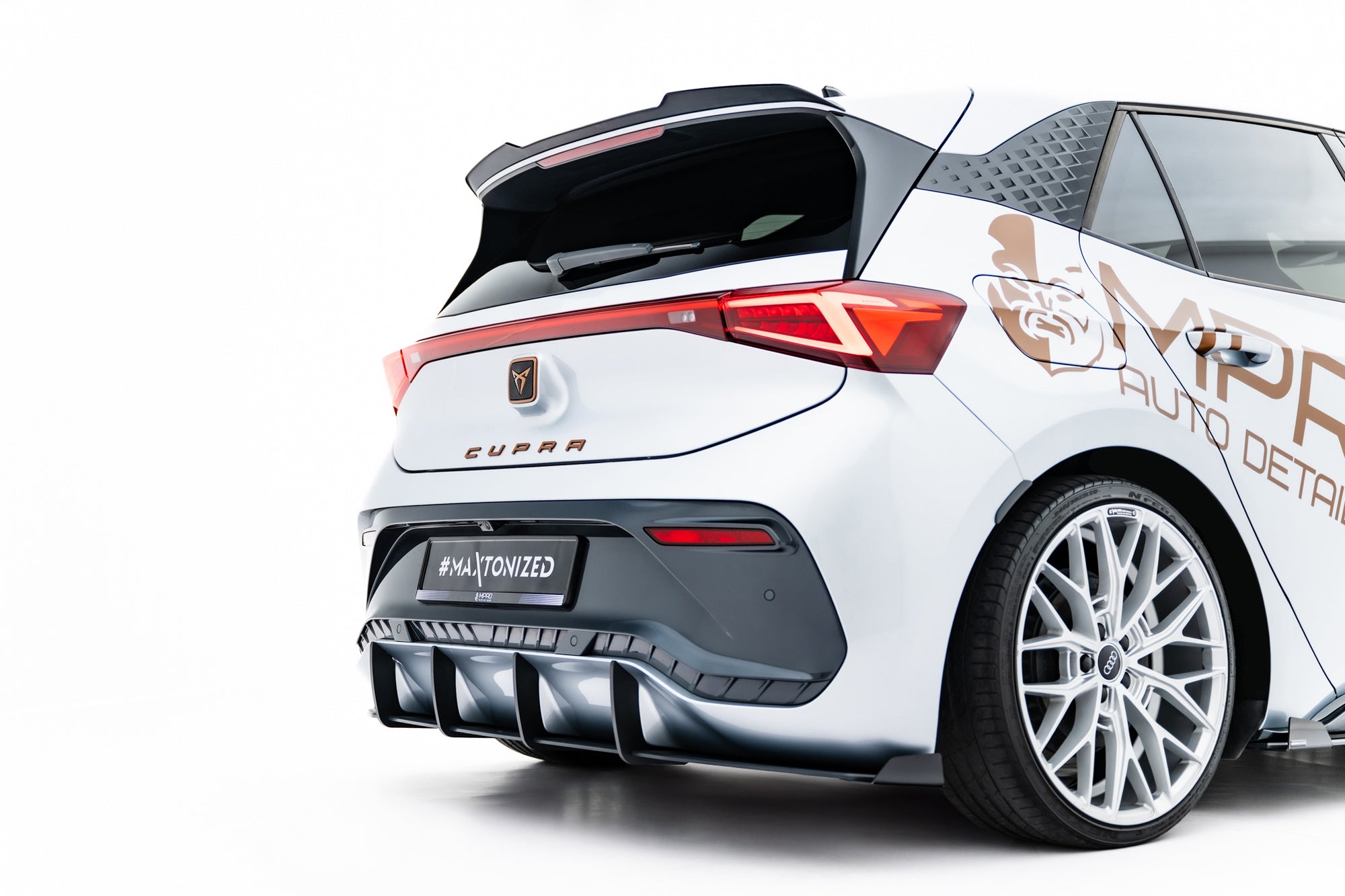Maxton Design Street Pro Rear Diffuser + Flaps para Cupra Born Mk1 - imagen 7