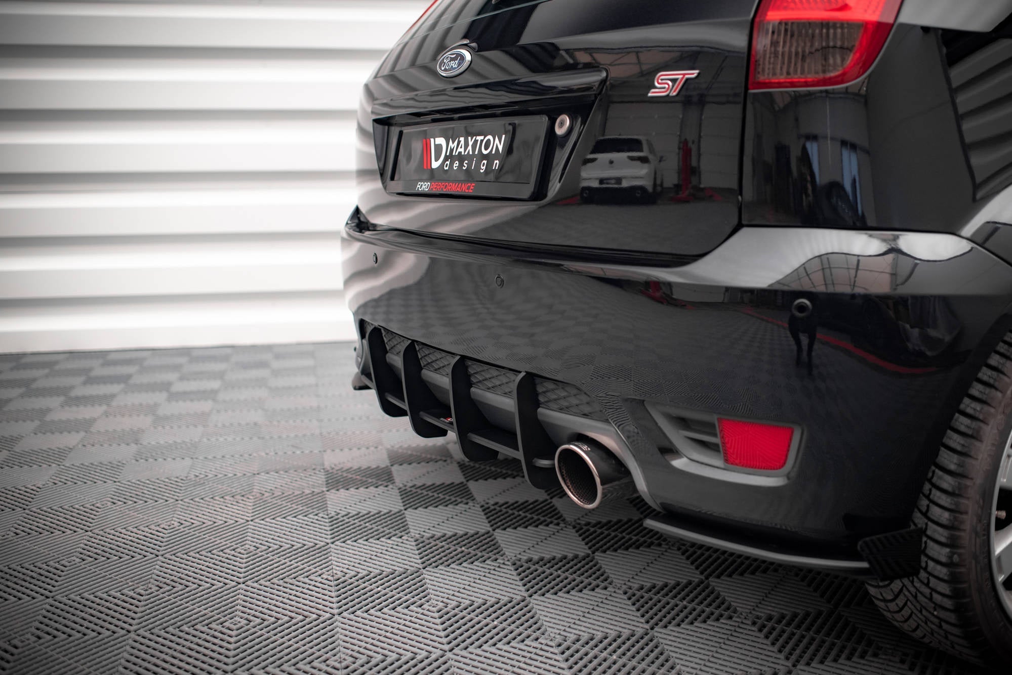 Maxton Design Street Pro Rear Diffuser para Ford Fiesta ST Mk6 - imagen 3