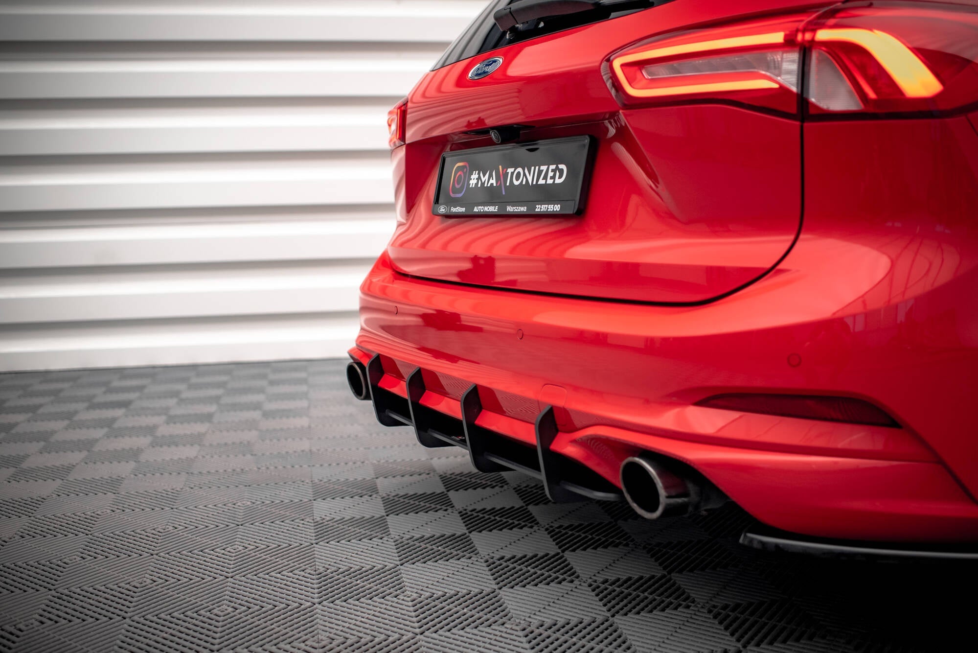 Maxton Design Street Pro Rear Diffuser para Ford Focus Estate ST Mk4 - imagen 4