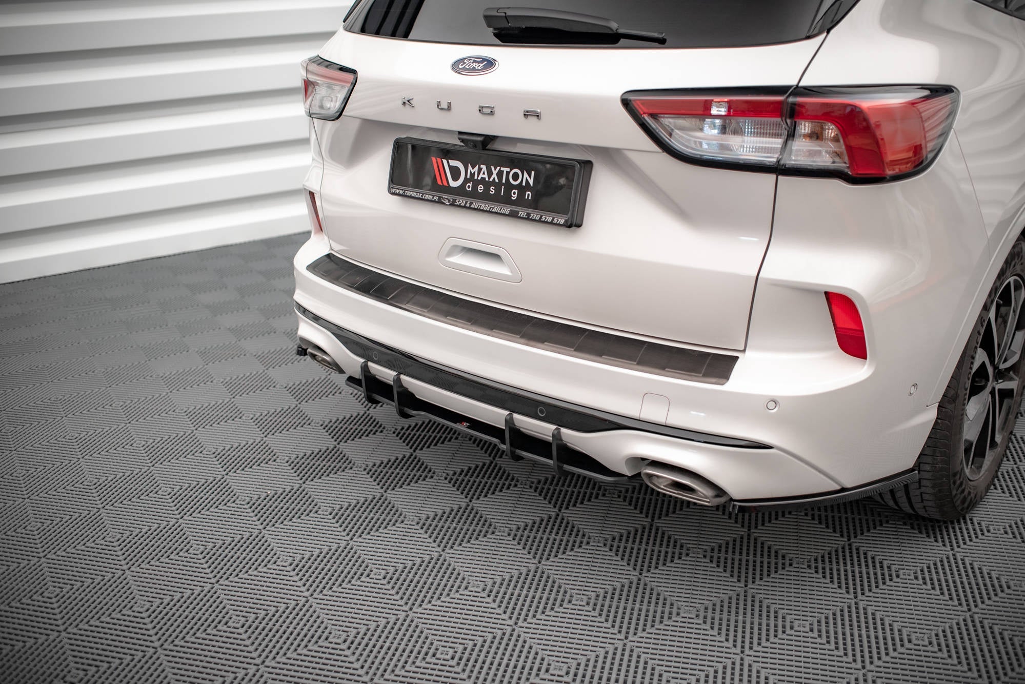 Maxton Design Street Pro Rear Diffuser para Ford Kuga ST-Line Mk3 - imagen 1