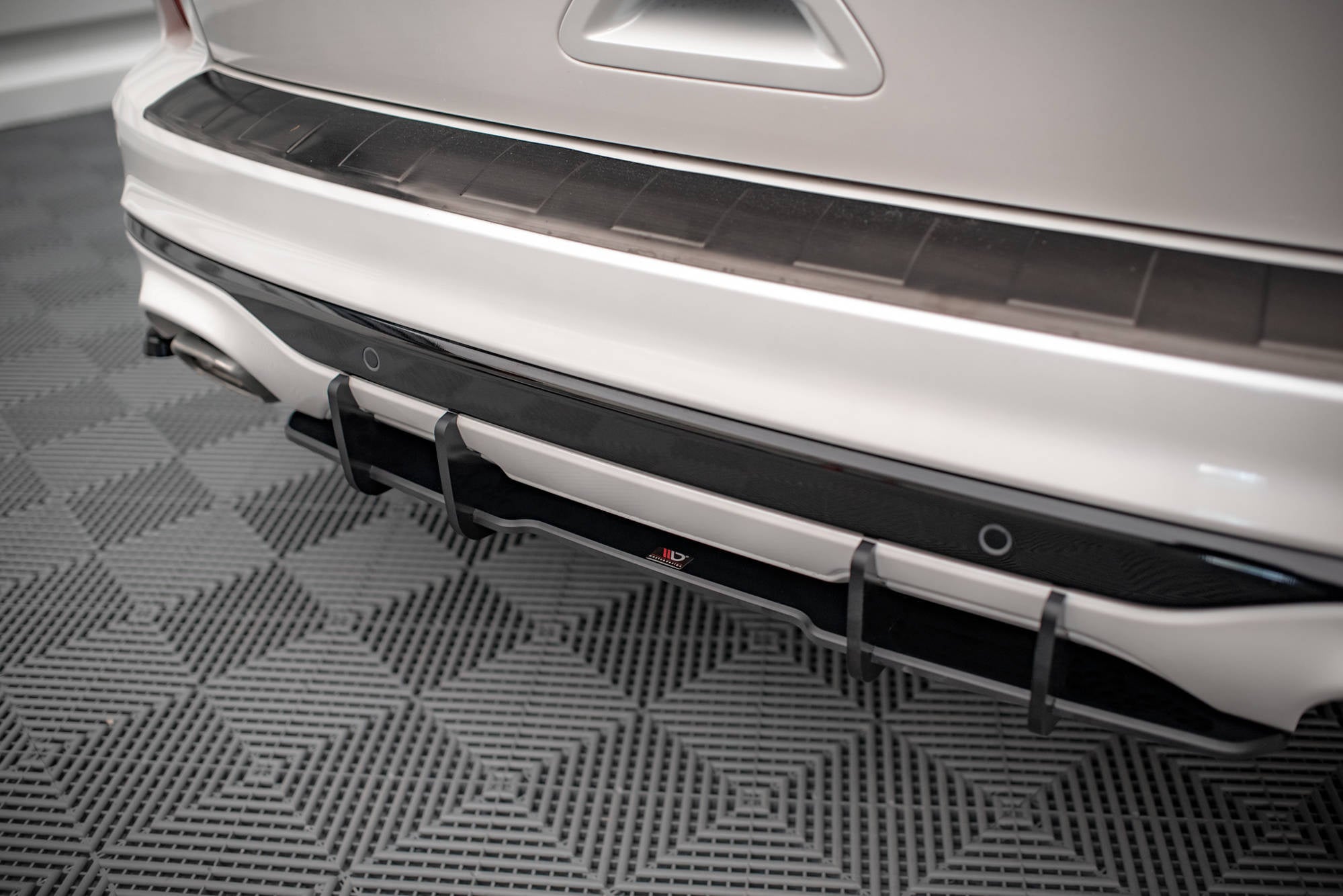 Maxton Design Street Pro Rear Diffuser para Ford Kuga ST-Line Mk3 - imagen 2