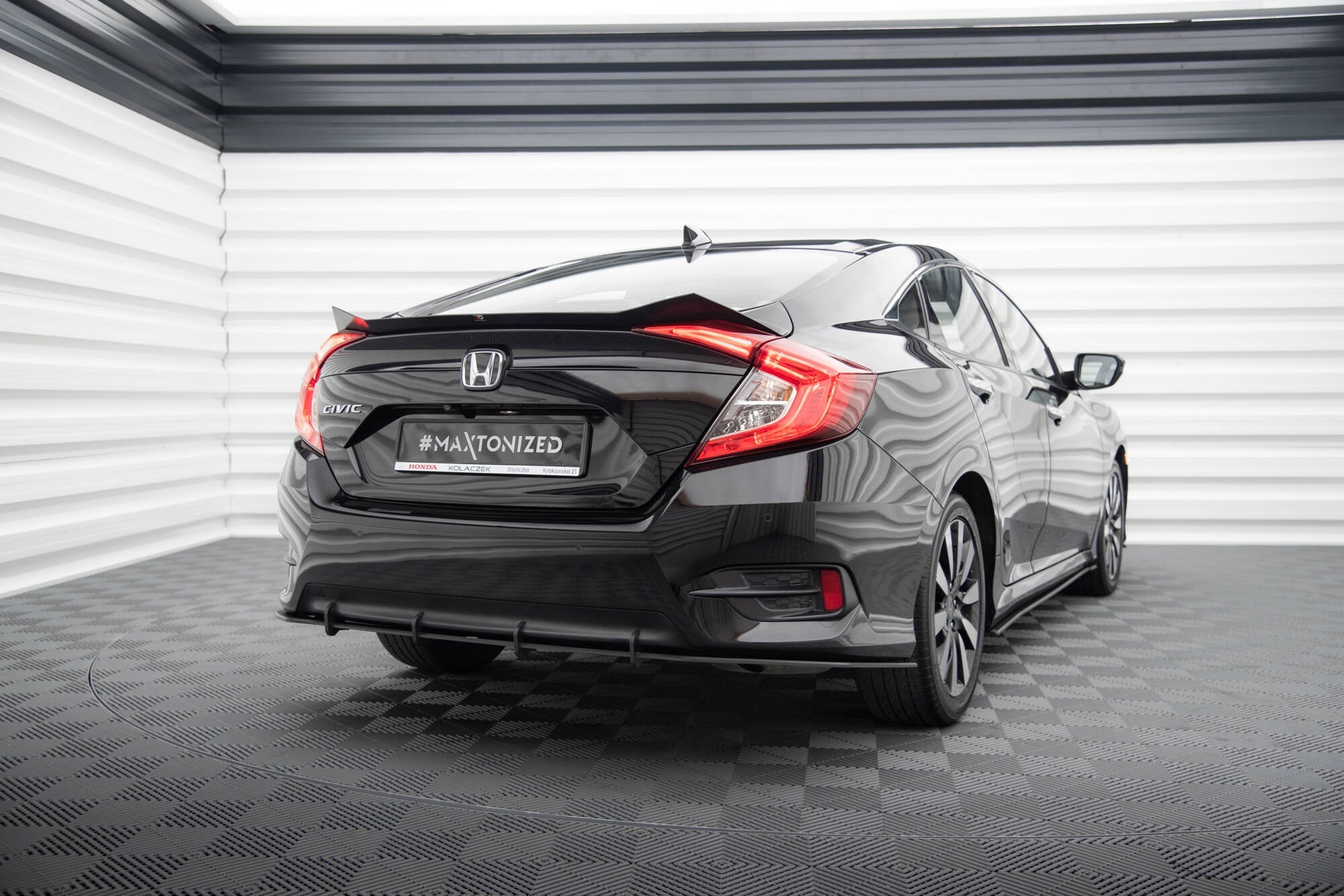 Maxton Design Street Pro Rear Diffuser para Honda Civic Mk10 - imagen 1