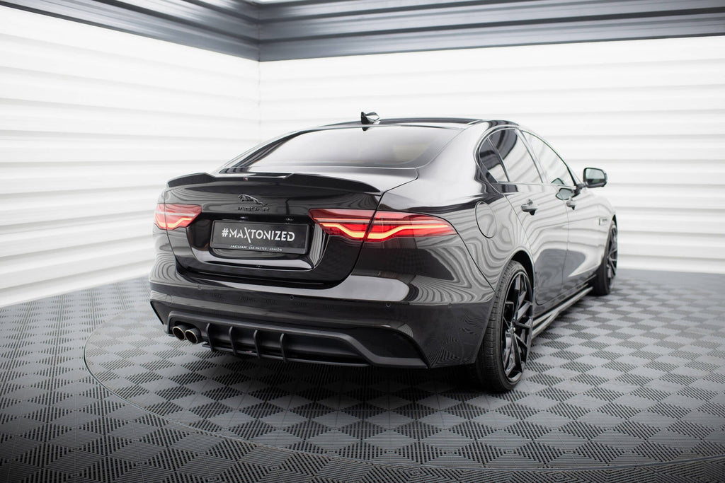 Maxton Design Street Pro Rear Diffuser para Jaguar XE X760 Facelift - imagen 1