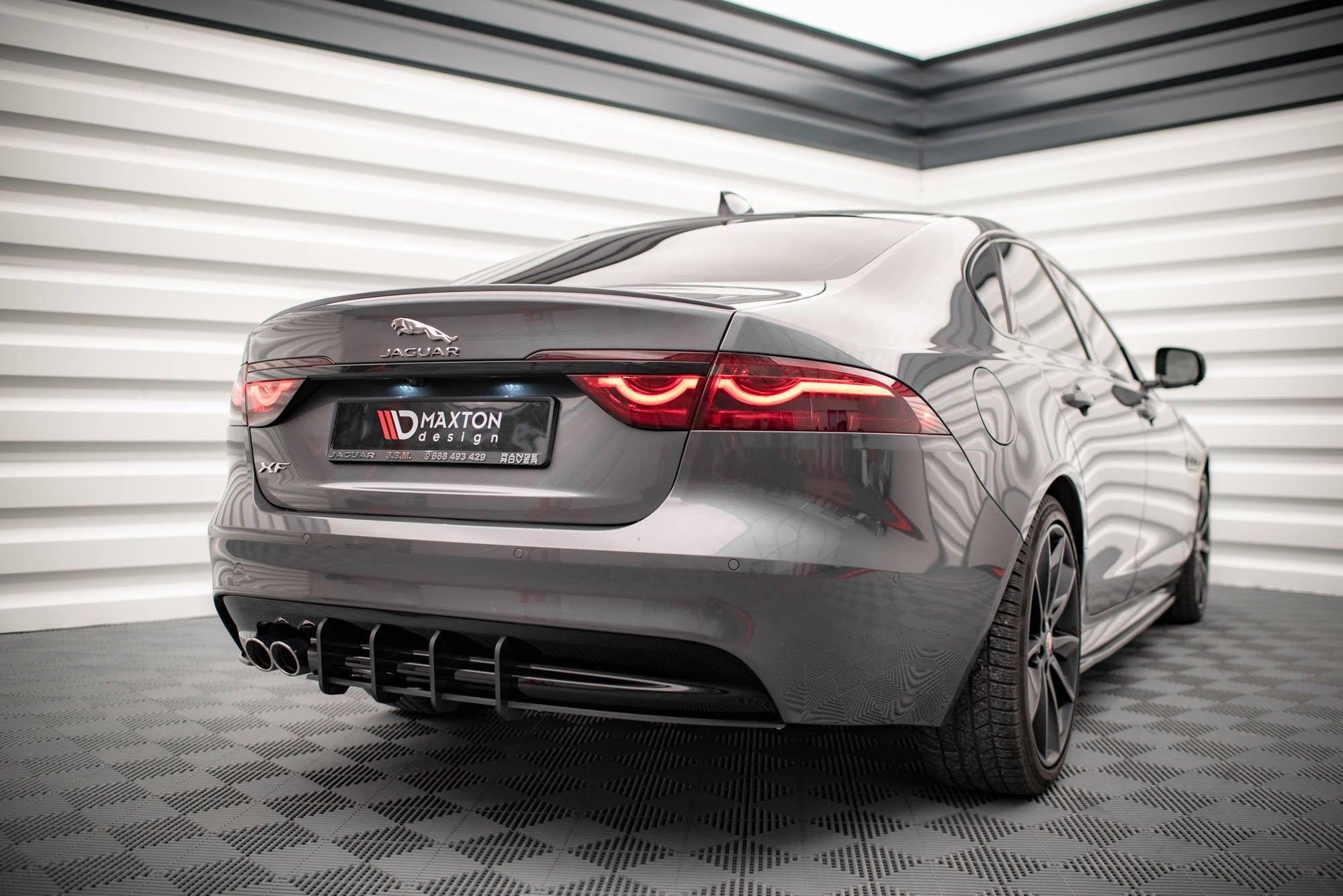 Maxton Design Street Pro Rear Diffuser para Jaguar XF R-Sport Mk2 - imagen 1
