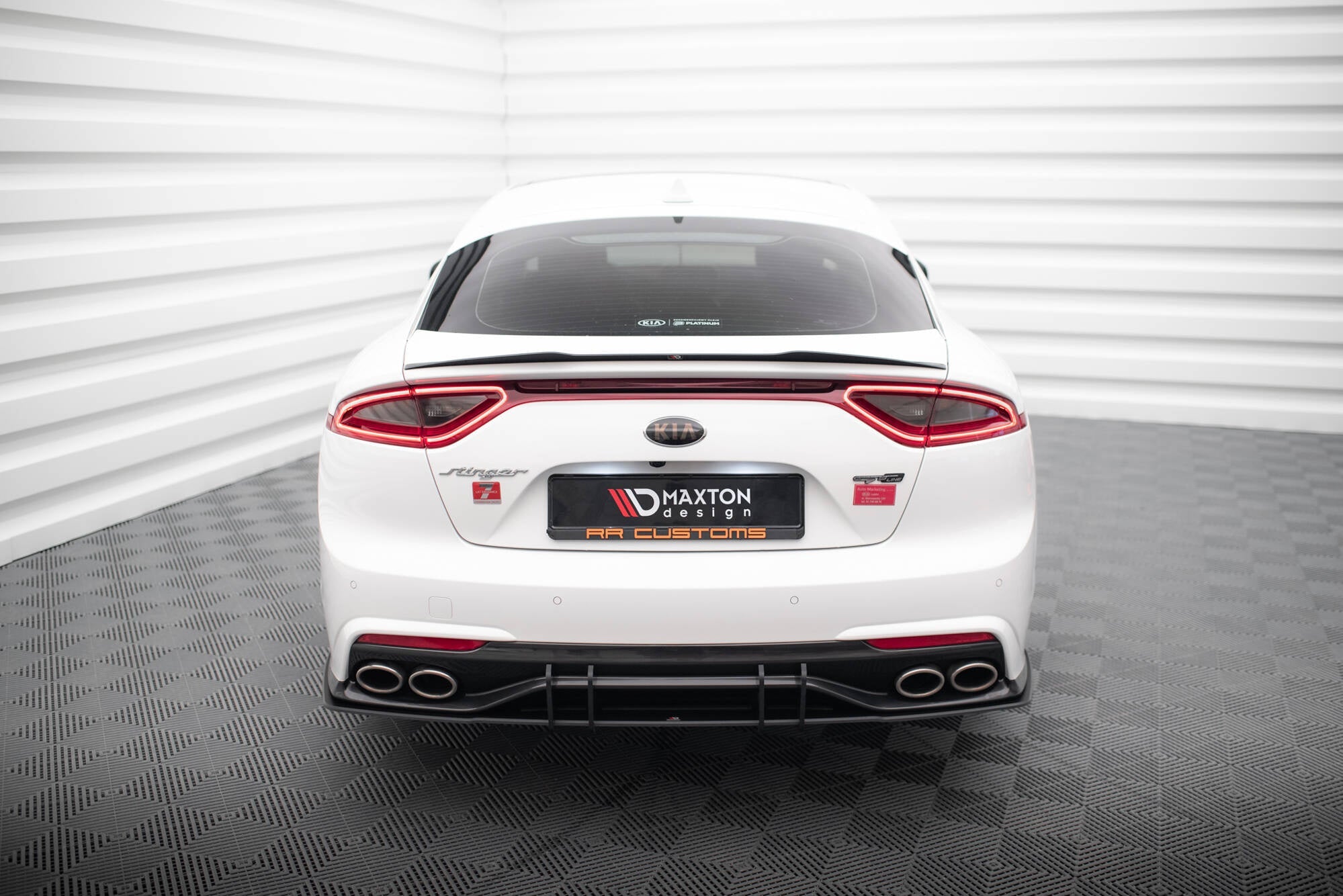 Maxton Design Street Pro Rear Diffuser para Kia Stinger Mk1 - imagen 1