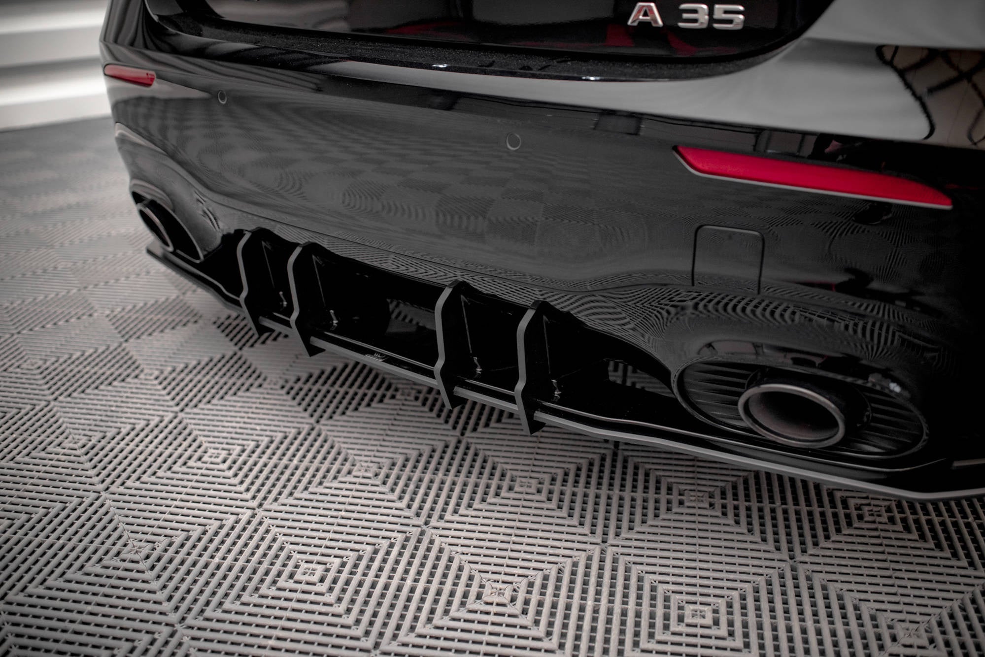Maxton Design Street Pro Rear Diffuser para Mercedes A35 AMG Hatchback Aero Pack W177 - imagen 1