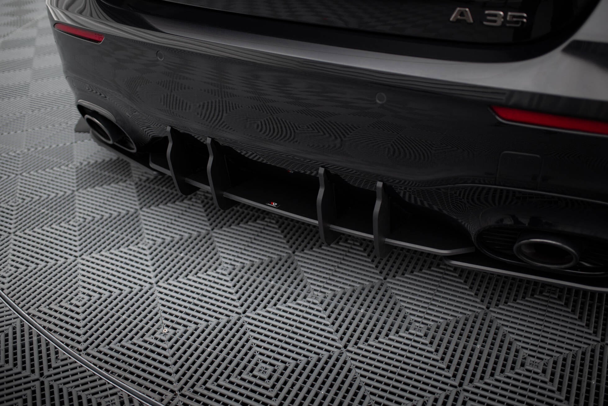 Maxton Design Street Pro Rear Diffuser para Mercedes-AMG A35 Hatchback W177 - imagen 2