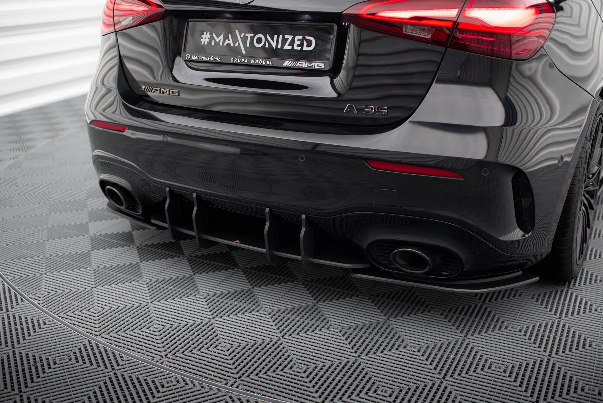 Maxton Design Street Pro Rear Diffuser para Mercedes-AMG A35 Hatchback W177 - imagen 1