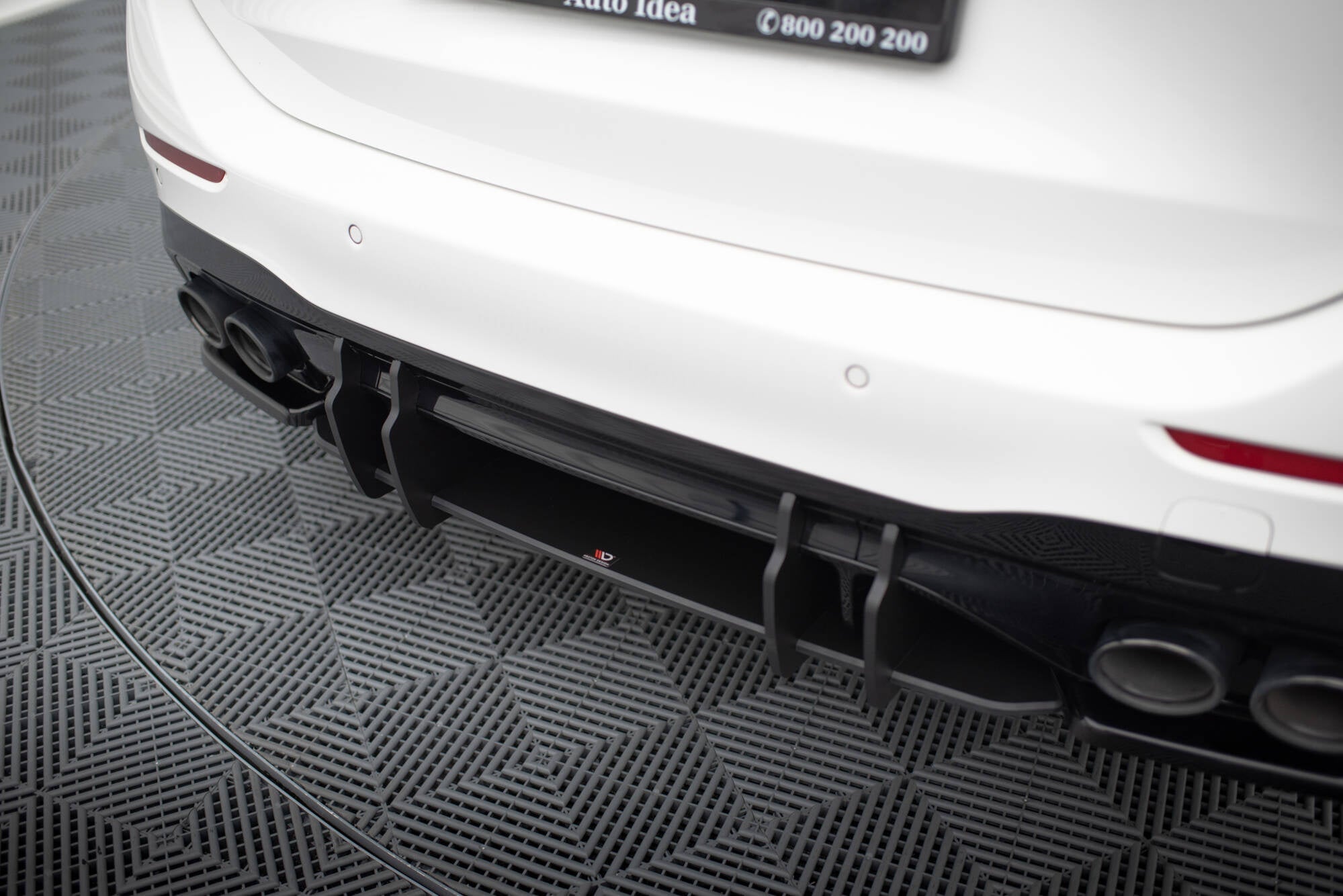 Maxton Design Street Pro Rear Diffuser para Mercedes-AMG C 43 W206 - imagen 1