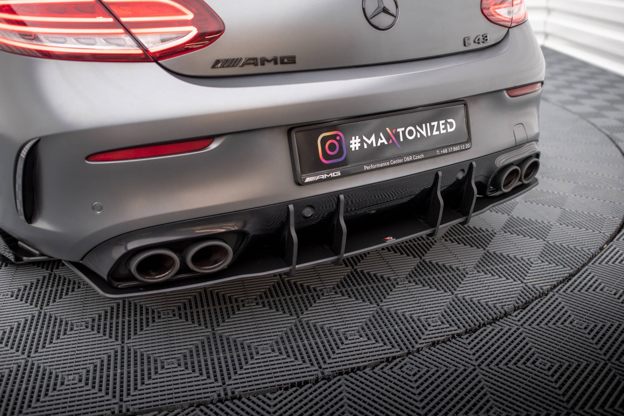 Maxton Design Street Pro Rear Diffuser para Mercedes-AMG C43 Coupe / Cabrio C205 Facelift / A205 Facelift - imagen 3