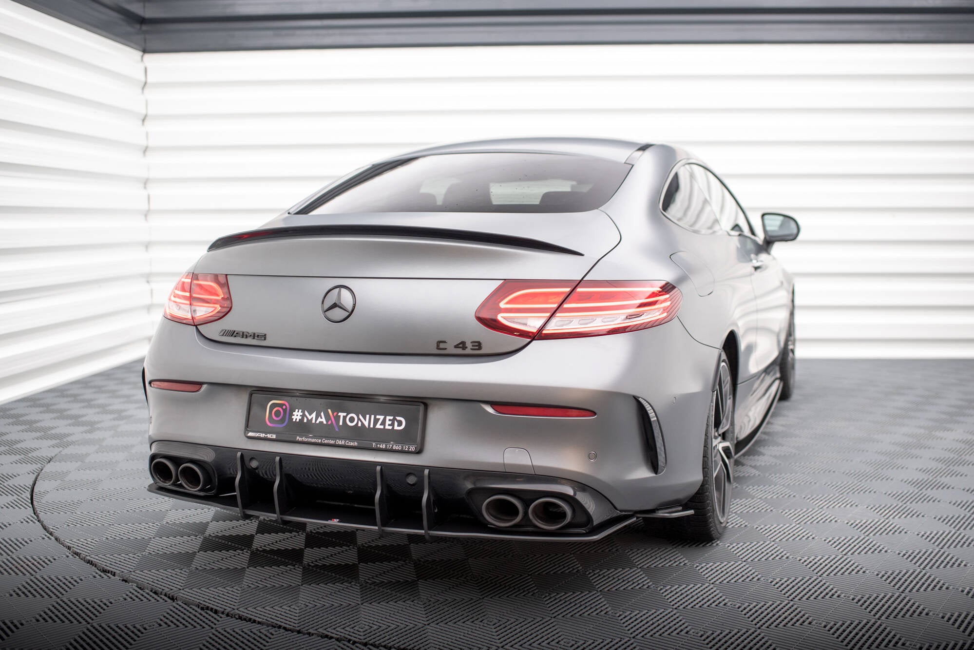 Maxton Design Street Pro Rear Diffuser para Mercedes-AMG C43 Coupe / Cabrio C205 Facelift / A205 Facelift - imagen 1