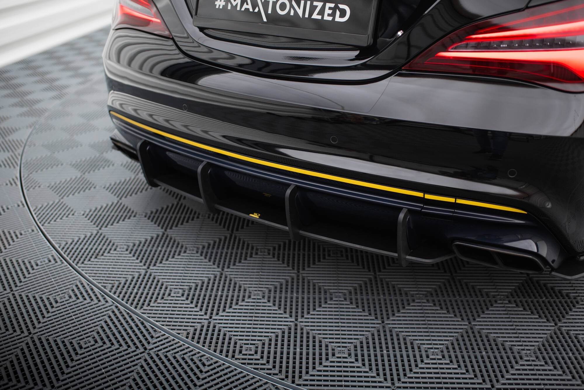 Maxton Design Street Pro Rear Diffuser para Mercedes-AMG CLA 45 C117 Facelift - imagen 1