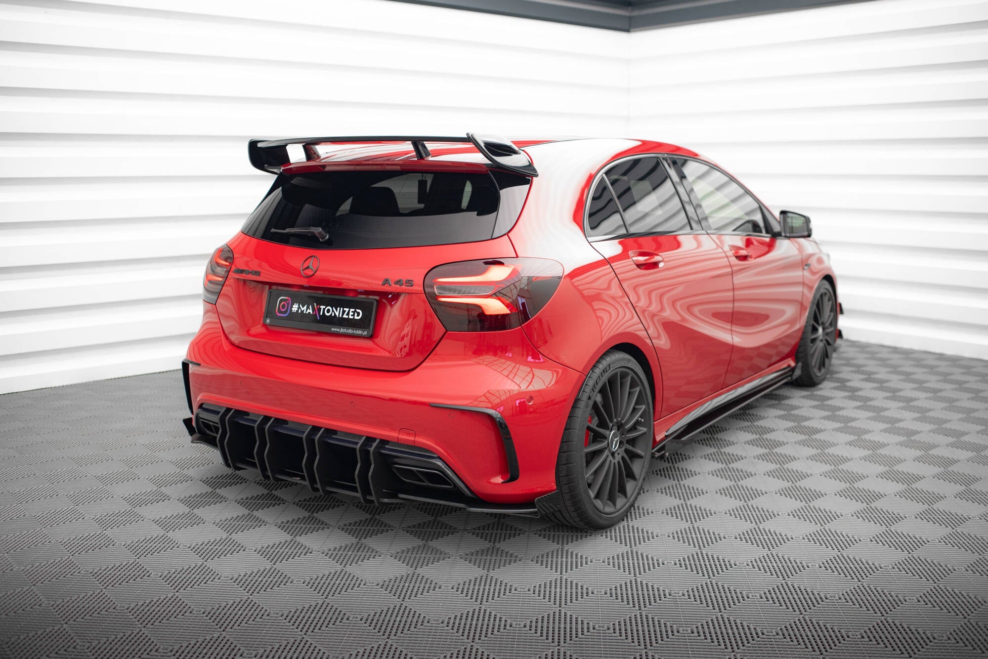 Maxton Design Street Pro Rear Diffuser para Mercedes-Benz A 45 AMG W176 Facelift - imagen 2