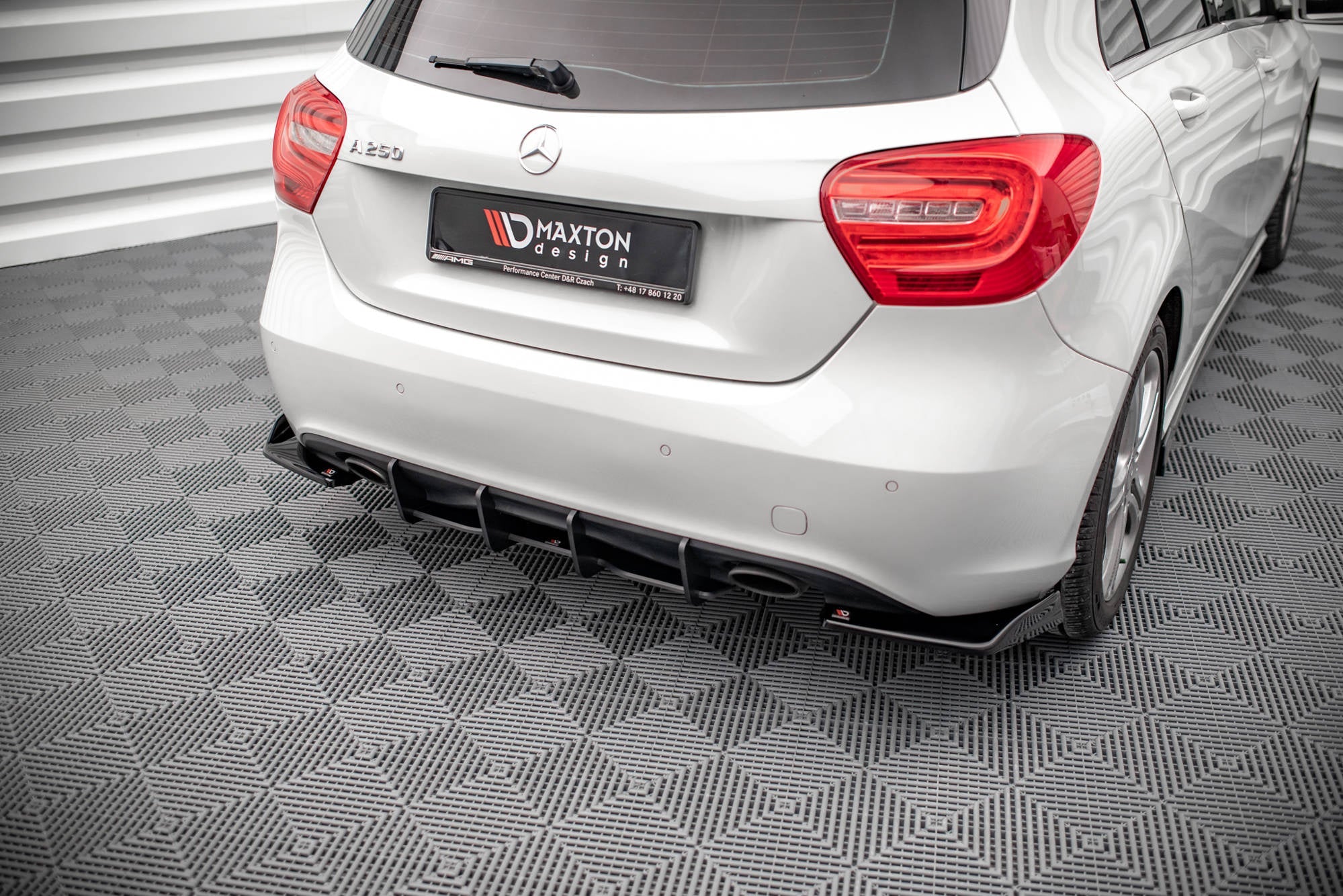 Maxton Design Street Pro Rear Diffuser para Mercedes-Benz A W176 - imagen 3