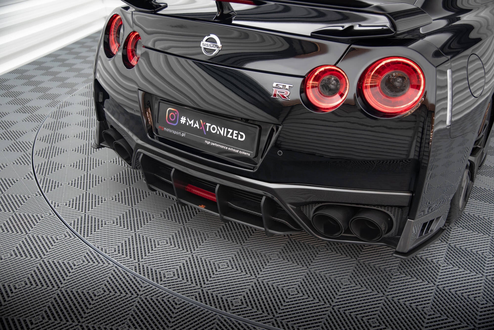 Maxton Design Street Pro Rear Diffuser para Nissan GTR R35 Facelift - imagen 3