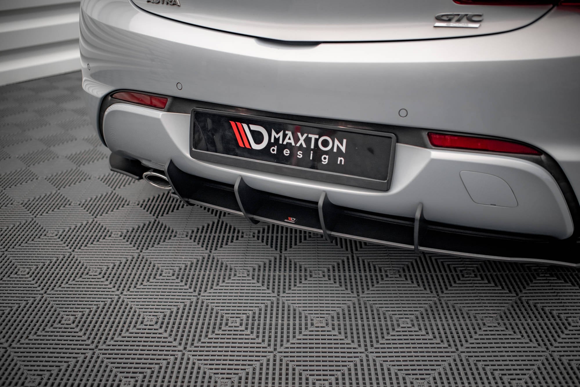 Maxton Design Street Pro Rear Diffuser para Opel Astra GTC OPC-Line J - imagen 3