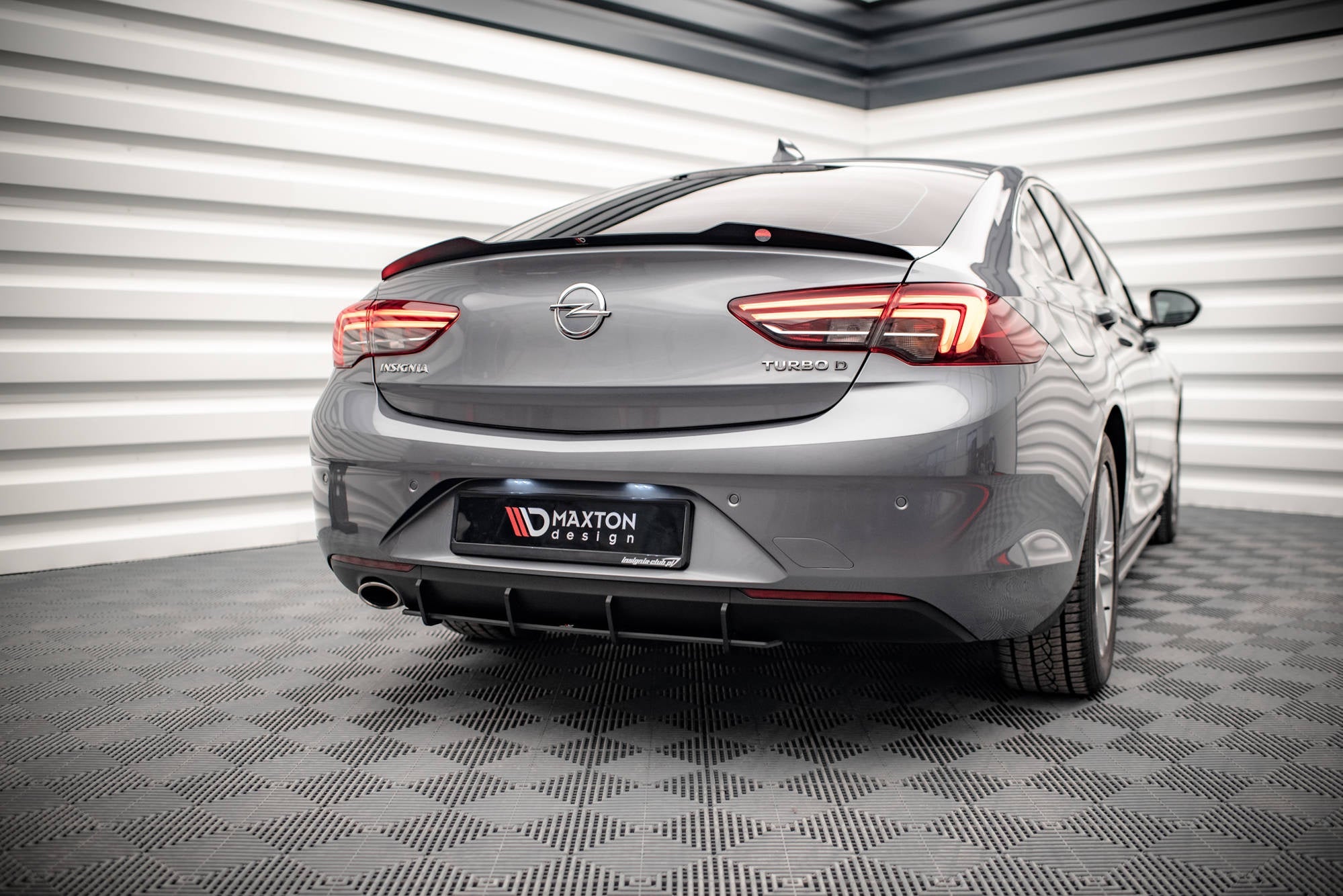 Maxton Design Street Pro Rear Diffuser para Opel Insignia Mk2 - imagen 1