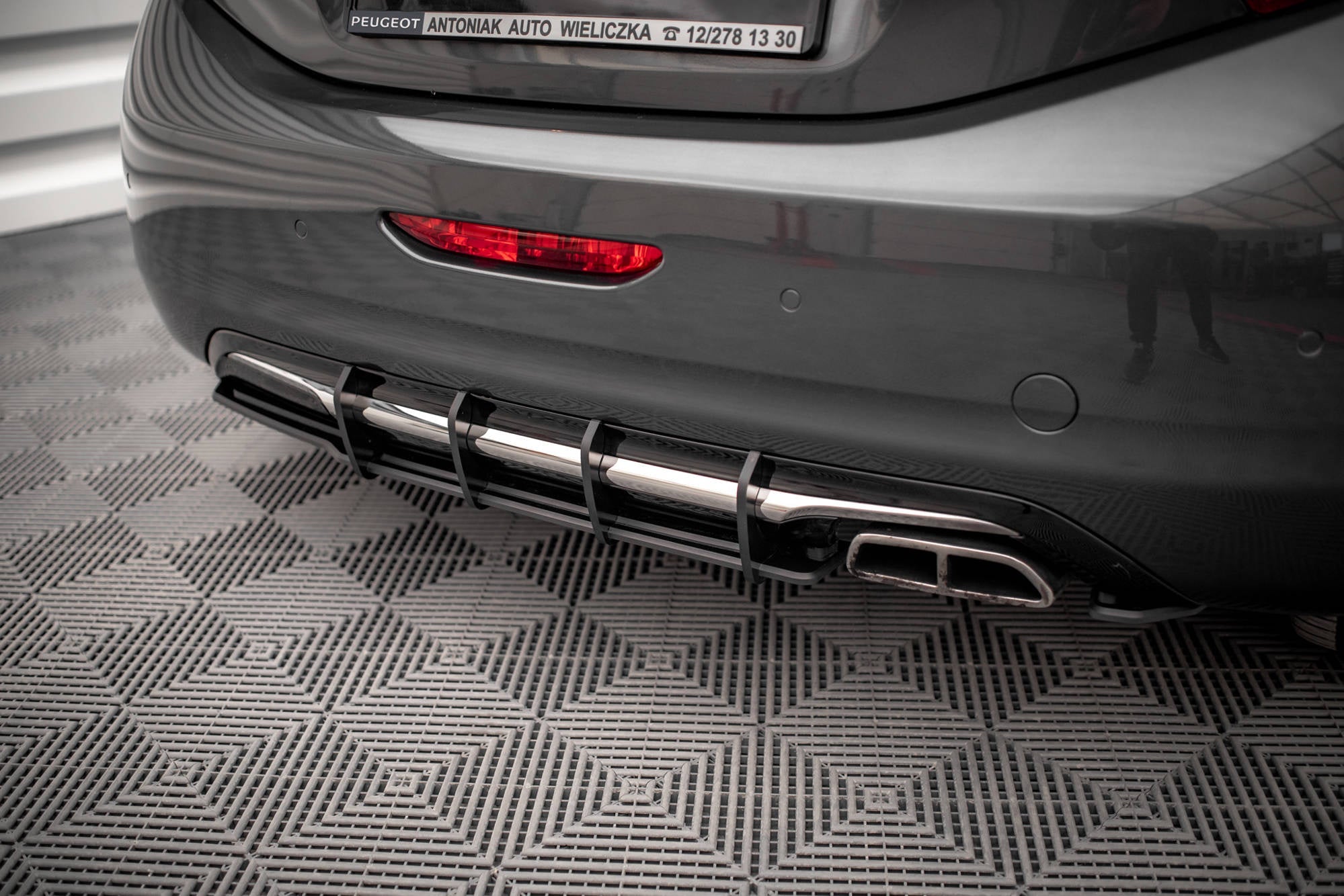 Maxton Design Street Pro Rear Diffuser para Peugeot 208 GTi Mk1 - imagen 2