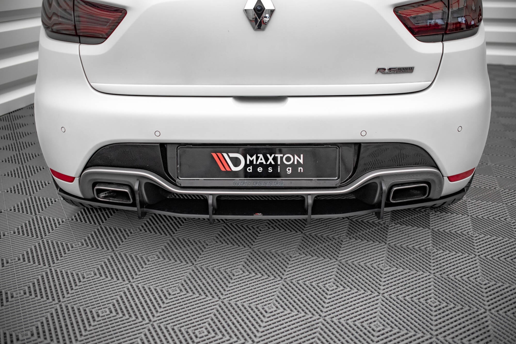Maxton Design Street Pro Rear Diffuser para Renault Clio RS Mk4 - imagen 1
