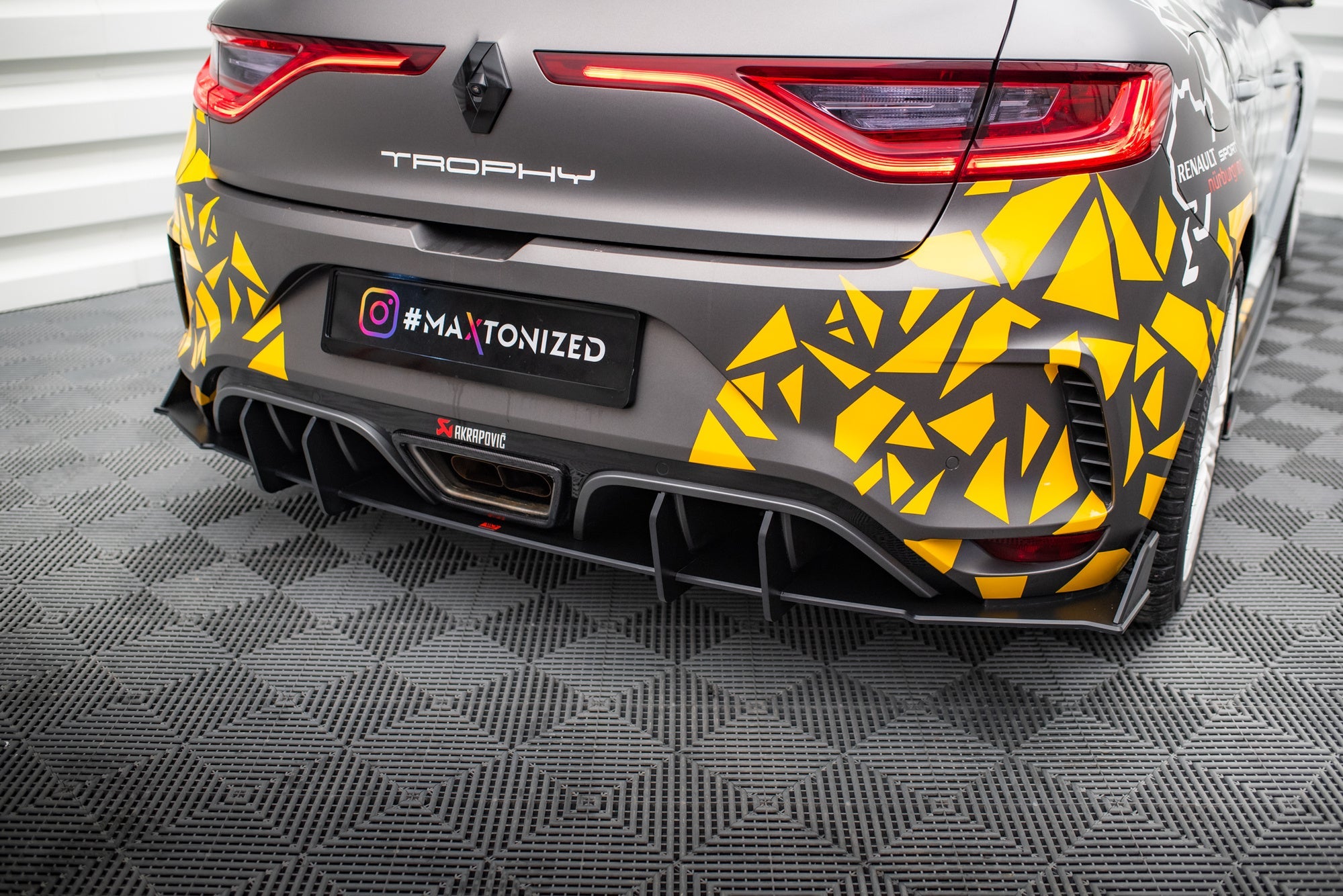 Maxton Design Street Pro Rear Diffuser para Renault Megane RS Mk4 - imagen 1