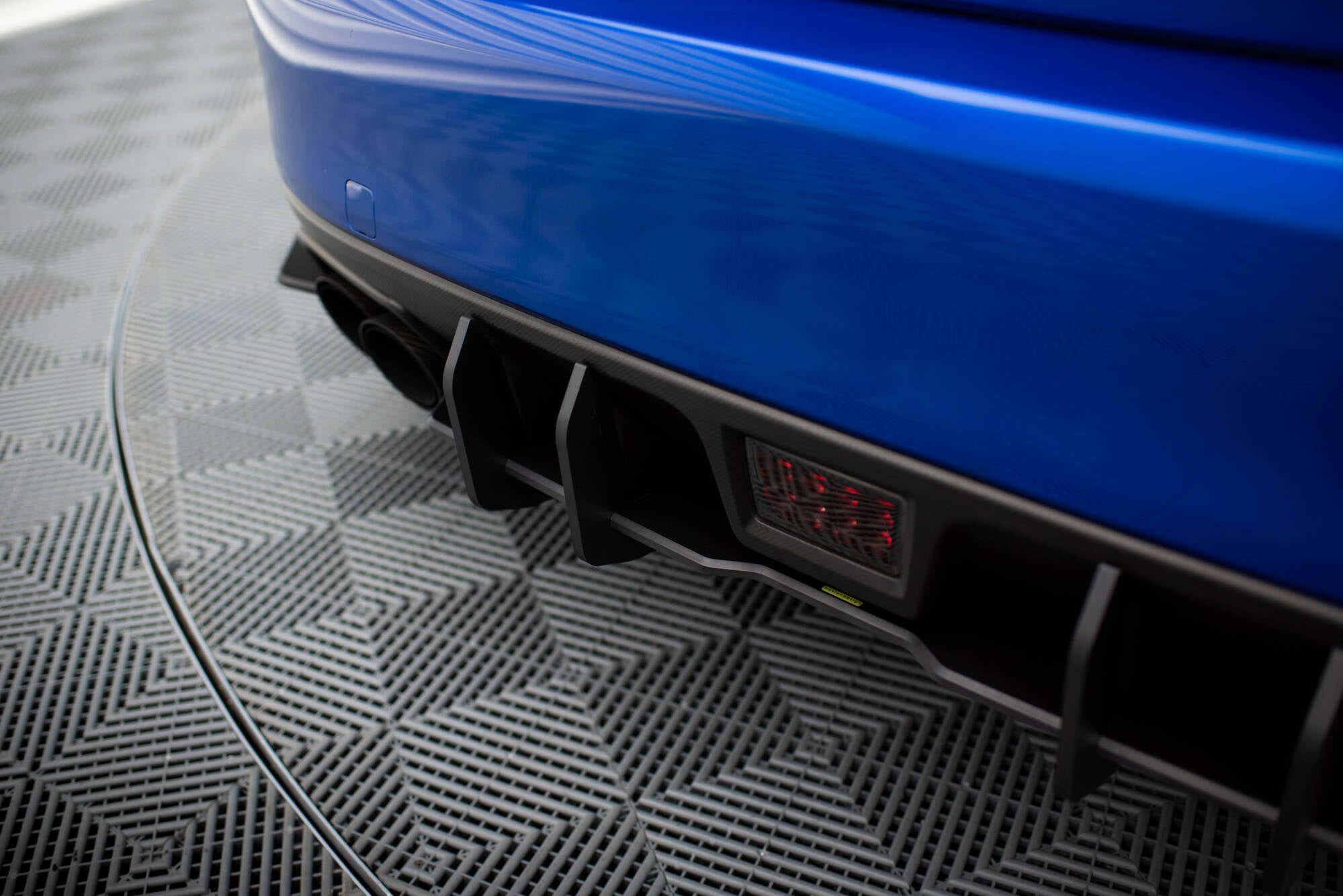 Maxton Design Street Pro Rear Diffuser para Subaru WRX STI Mk1 - imagen 2