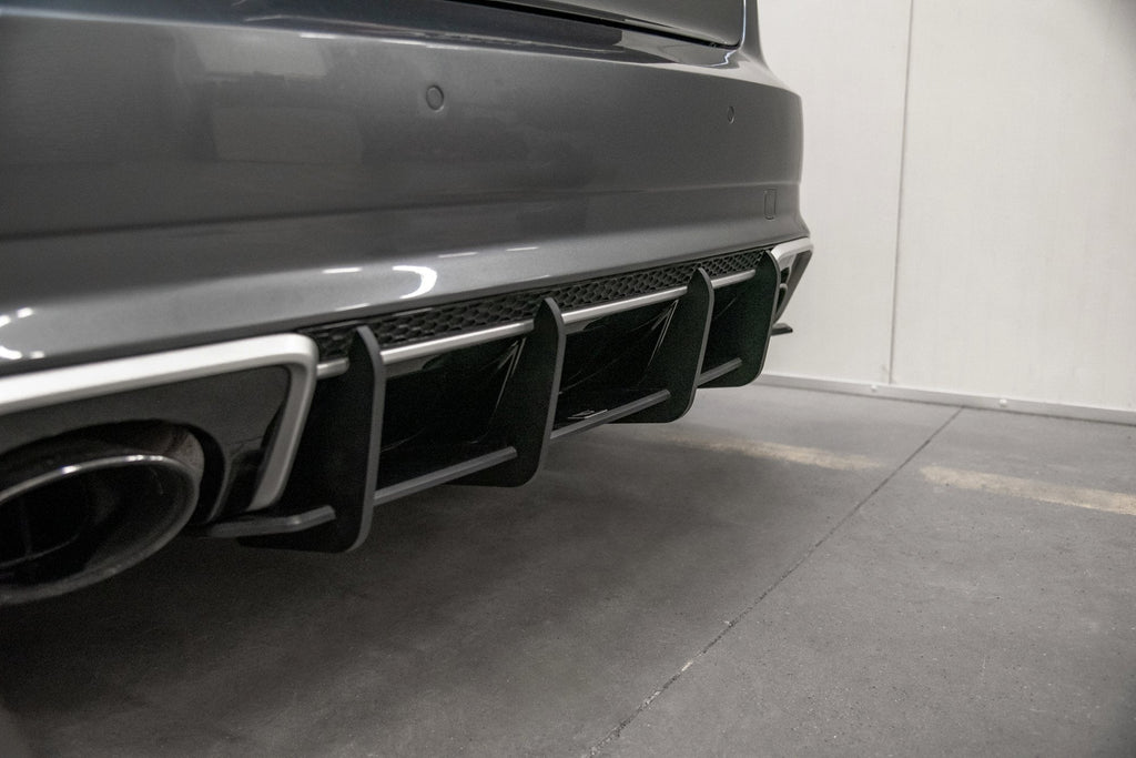 Maxton Design Street Pro Rear Diffuser V.1 para Audi RS3 8V Sportback - imagen 2