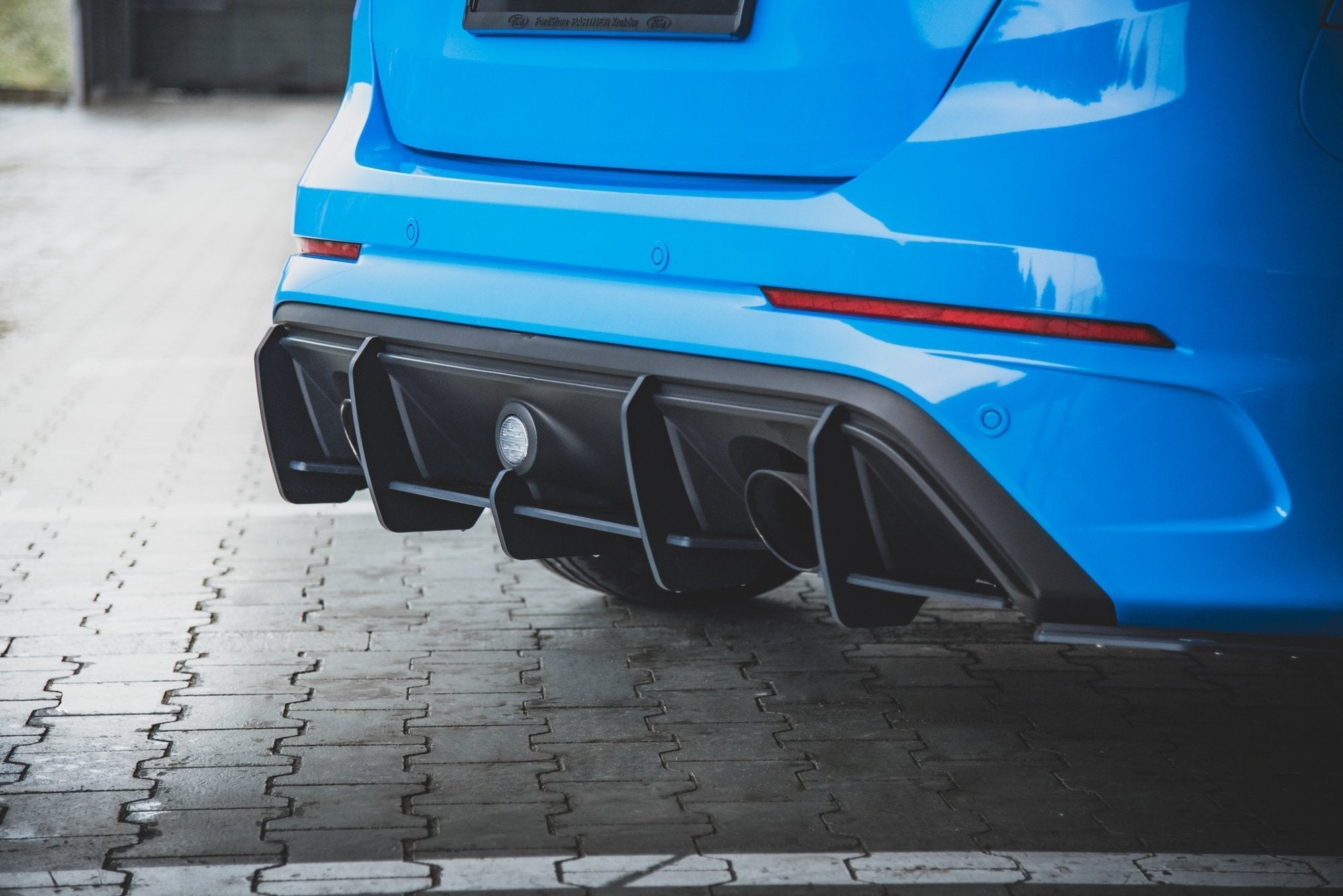 Maxton Design Street Pro Rear Diffuser V.1 para Ford Focus RS Mk3 - imagen 2