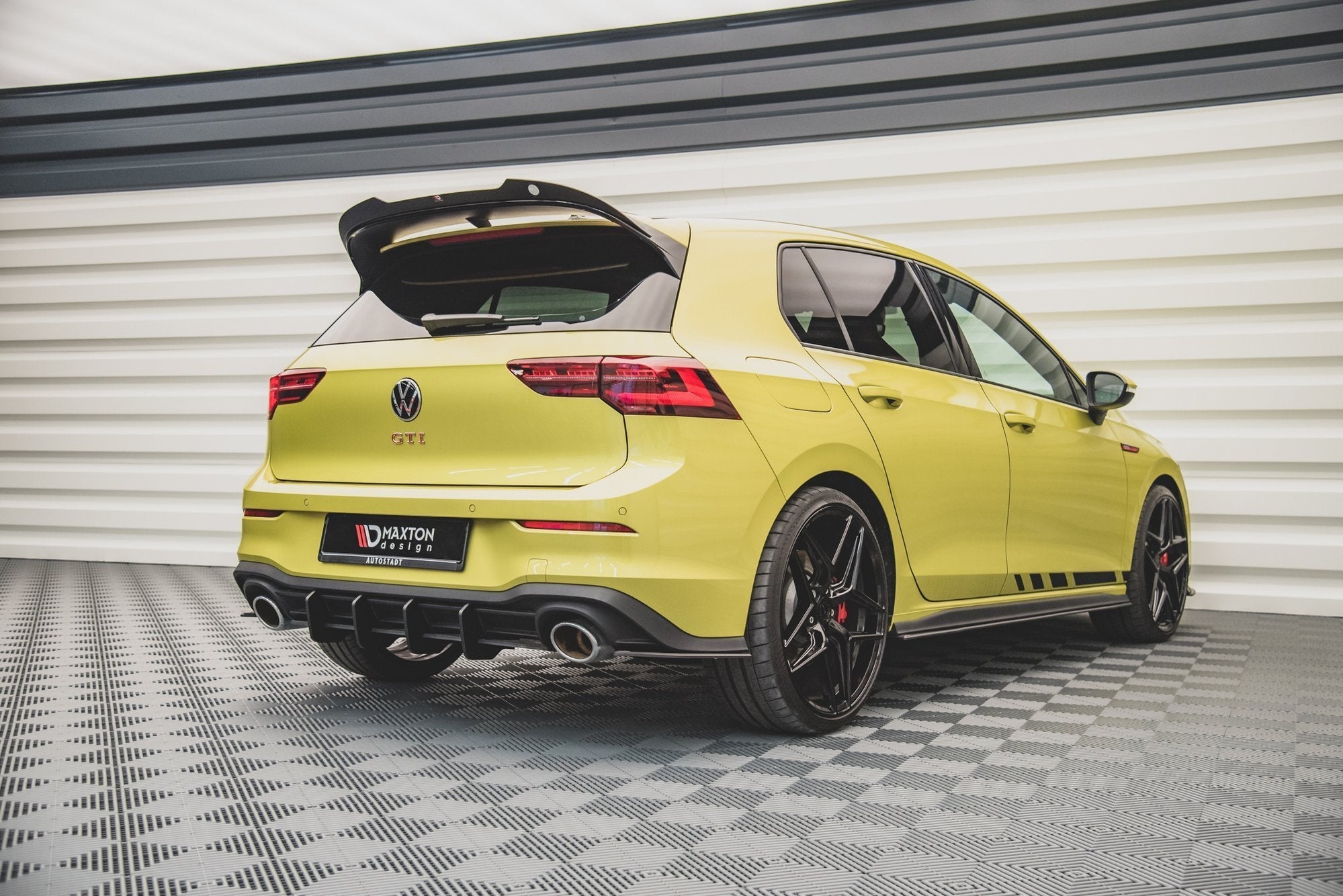 Maxton Design Street Pro Rear Diffuser V.1 para Volkswagen Golf GTI Clubsport Mk8 - imagen 2