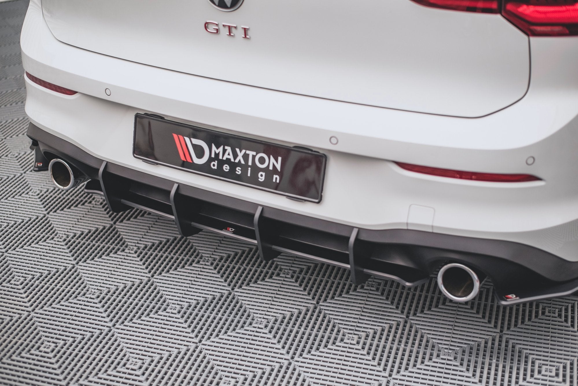 Maxton Design Street Pro Rear Diffuser V.1 para Volkswagen Golf GTI Mk8 - imagen 5