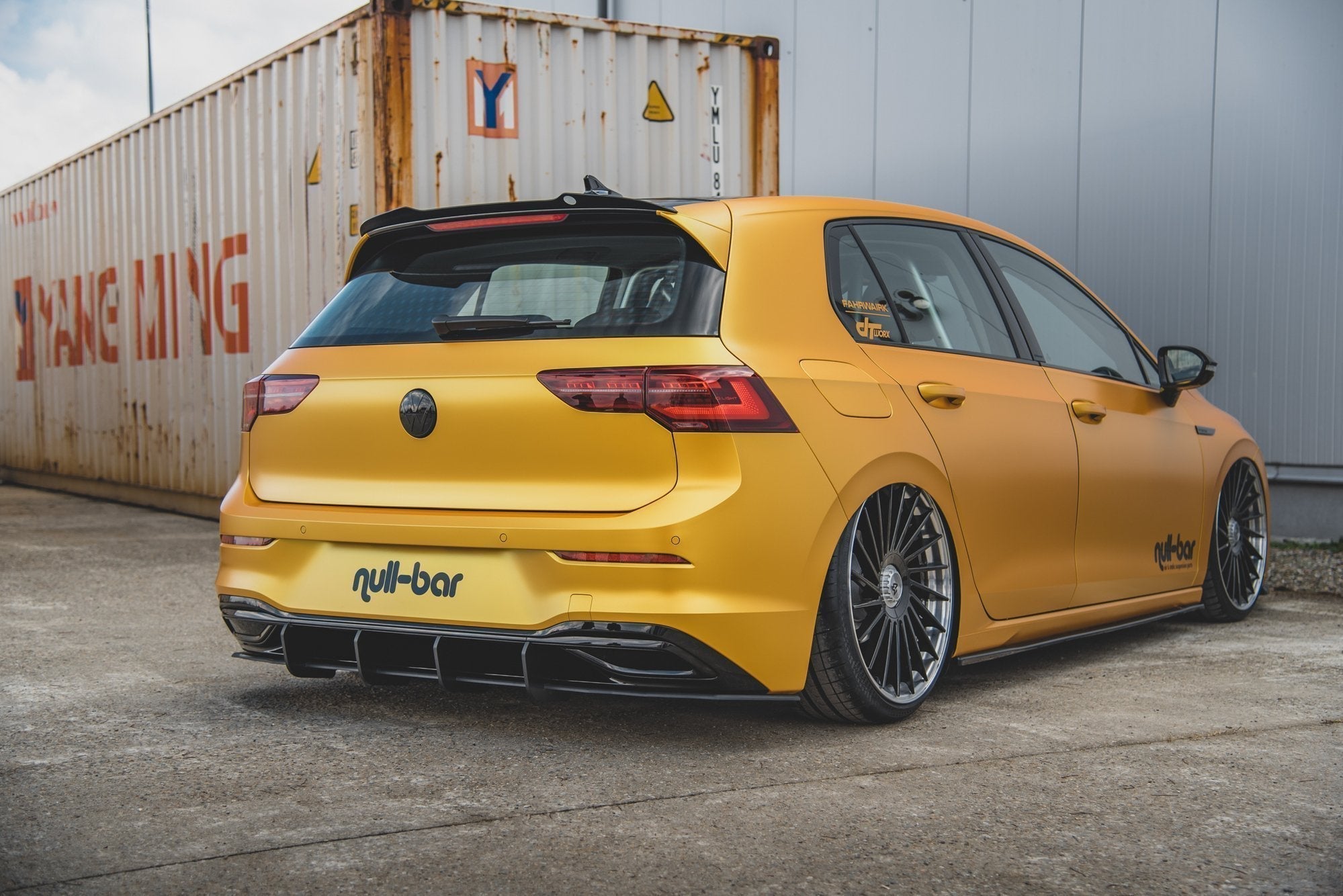 Maxton Design Street Pro Rear Diffuser V.1 para Volkswagen Golf Mk8 - imagen 3