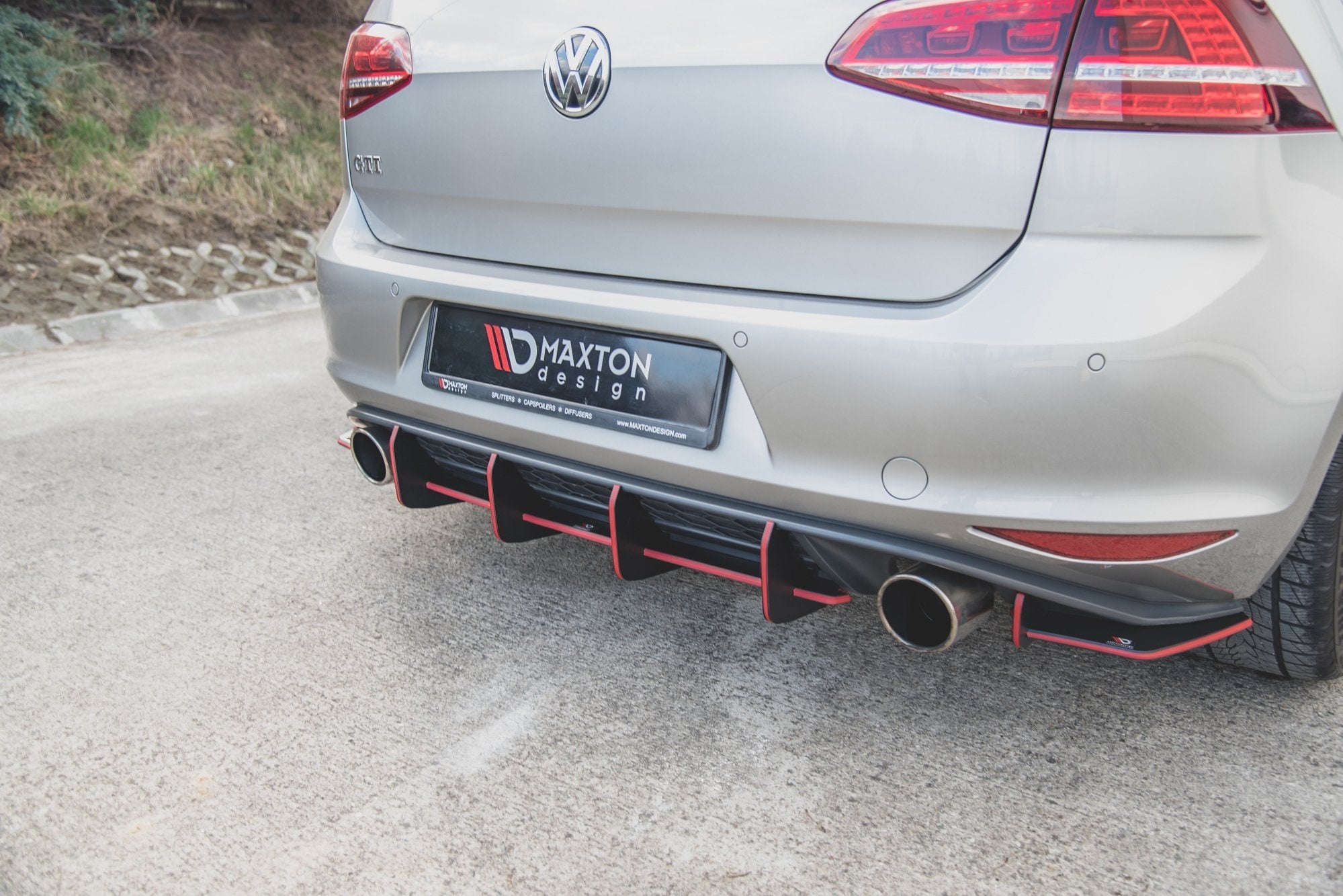 Maxton Design Street Pro Rear Diffuser V.1 para Volkswagen Golf Mk7 GTI - imagen 11