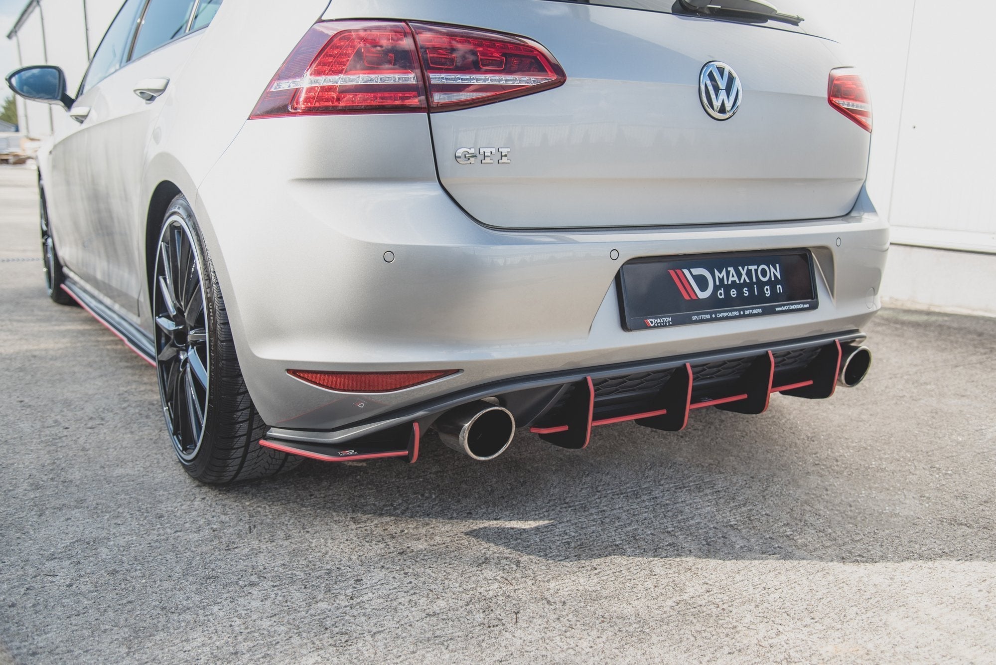 Maxton Design Street Pro Rear Diffuser V.1 para Volkswagen Golf Mk7 GTI - imagen 8