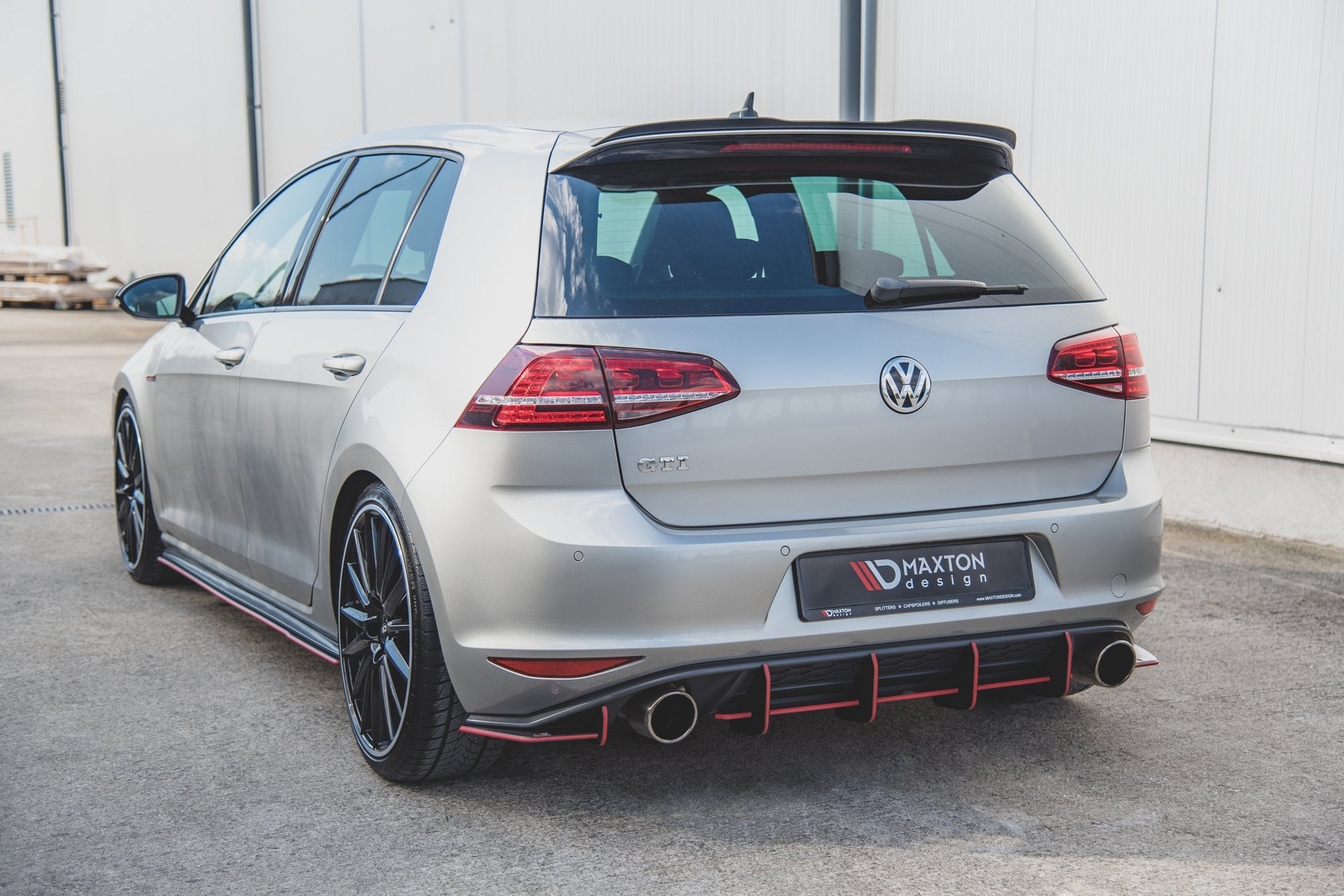 Maxton Design Street Pro Rear Diffuser V.1 para Volkswagen Golf Mk7 GTI - imagen 7