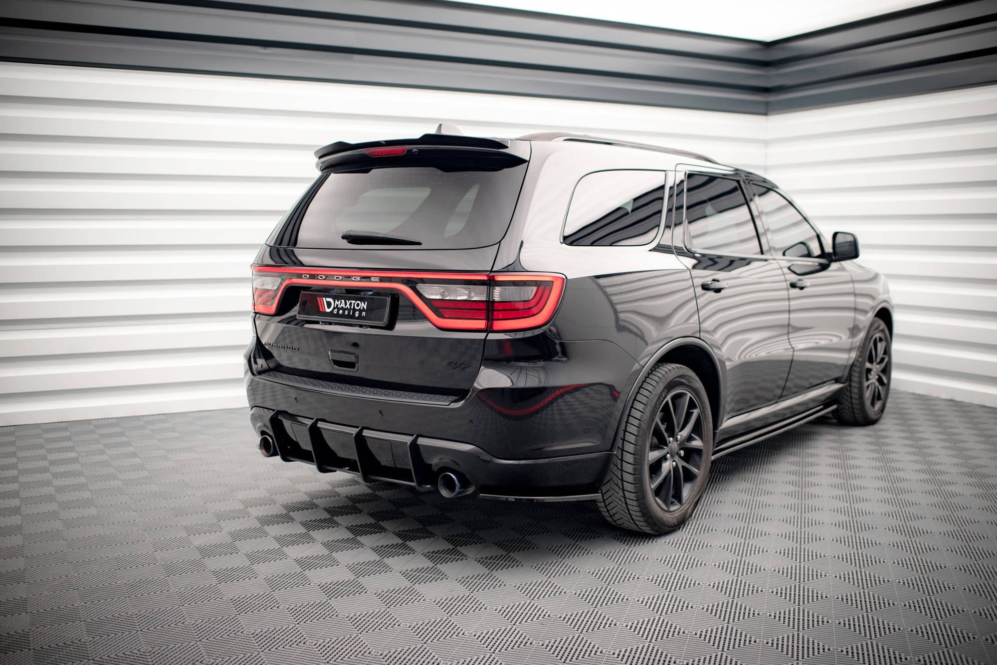 Maxton Design Street Pro Rear Diffuser V.2 para Dodge Durango RT Mk3 - imagen 3