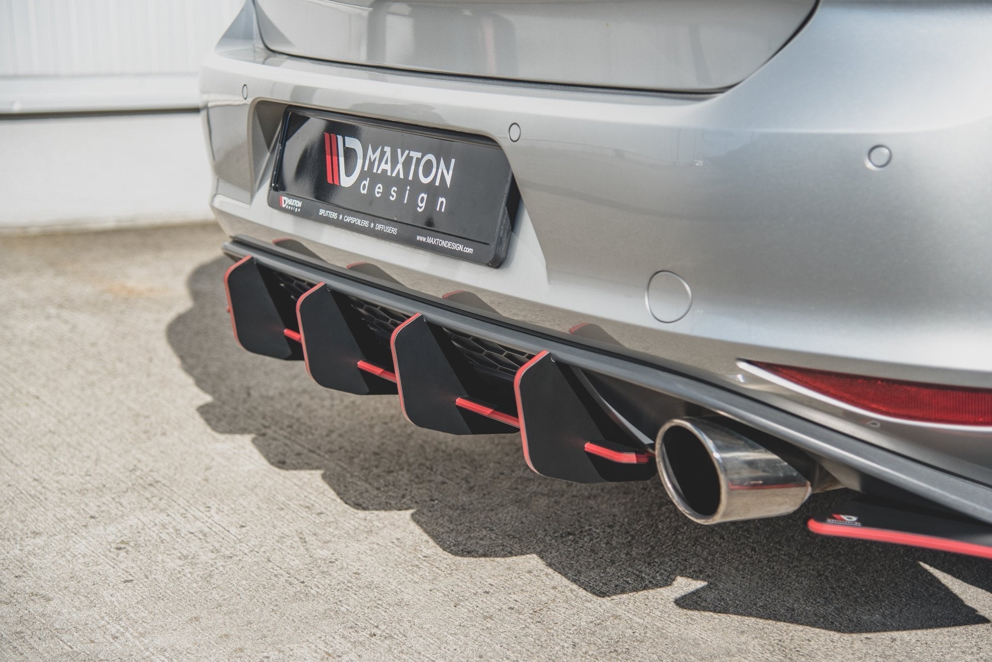Maxton Design Street Pro Rear Diffuser V.2 para Volkswagen Golf Mk7 GTI - imagen 13
