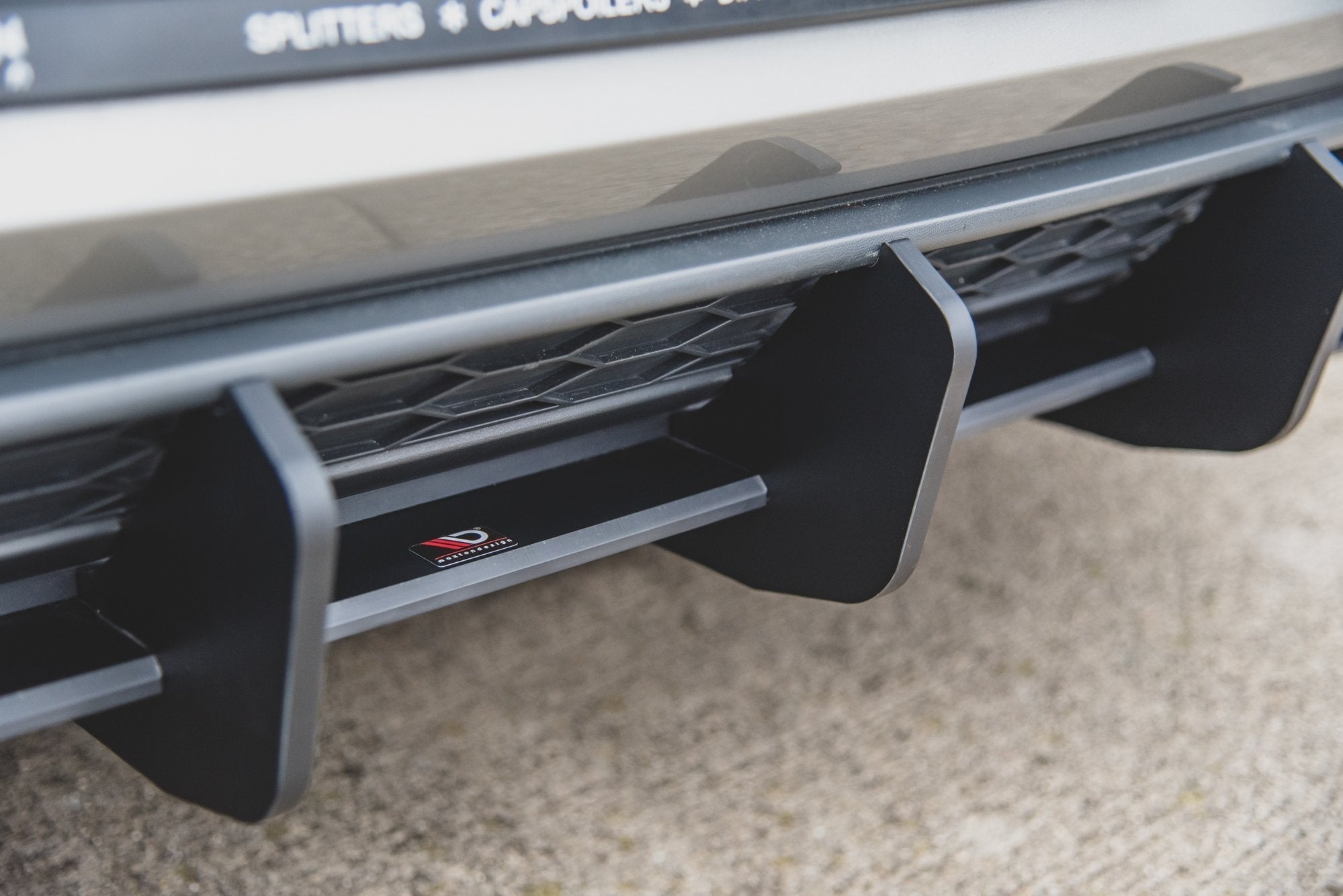 Maxton Design Street Pro Rear Diffuser V.2 para Volkswagen Golf Mk7 GTI - imagen 3