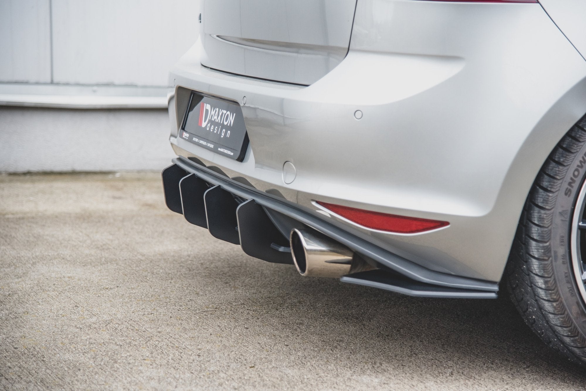 Maxton Design Street Pro Rear Diffuser V.2 para Volkswagen Golf Mk7 GTI - imagen 7