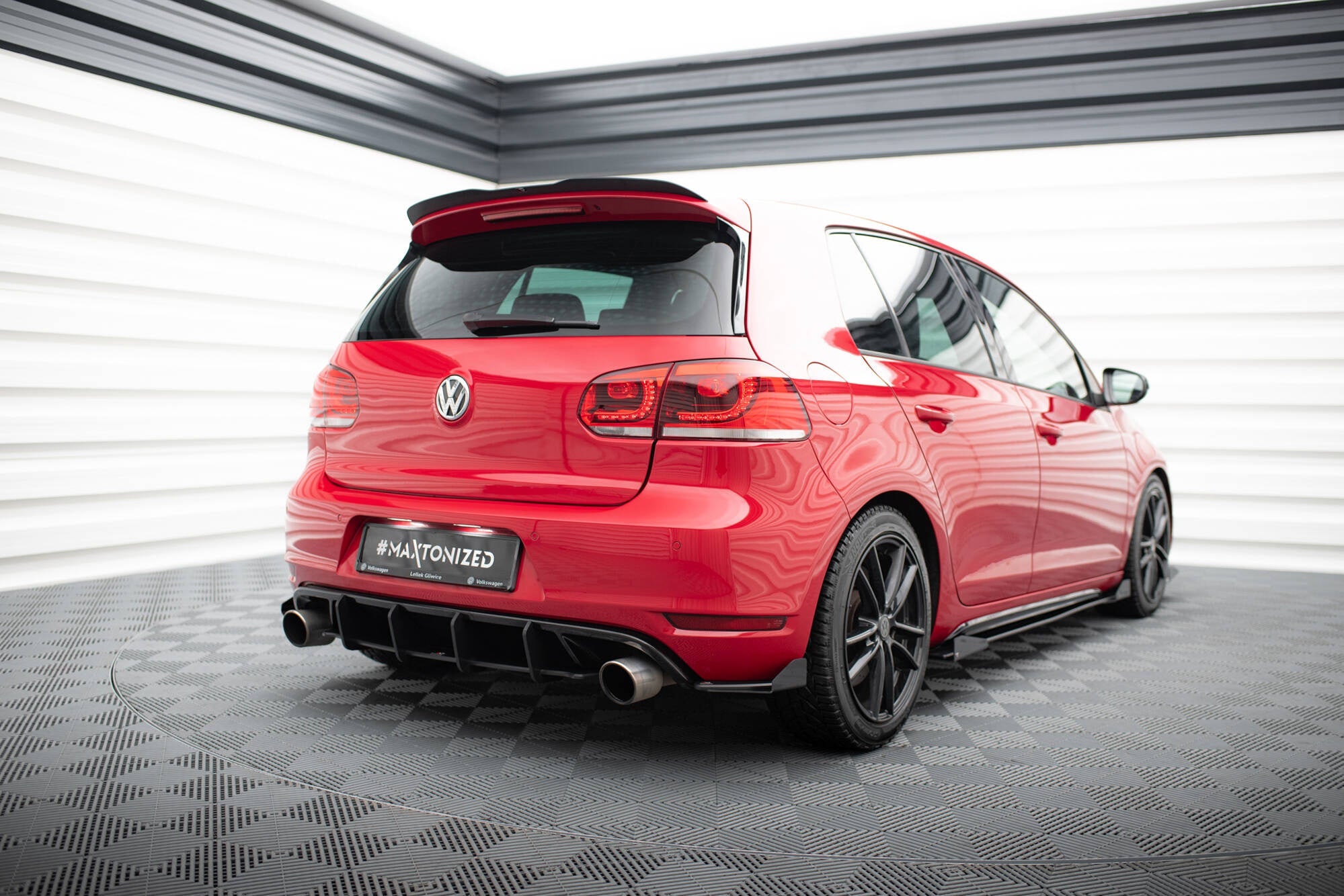 Maxton Design Racing Durability Rear Diffuser V.2 para Volkswagen Golf GTI Mk6 - imagen 1