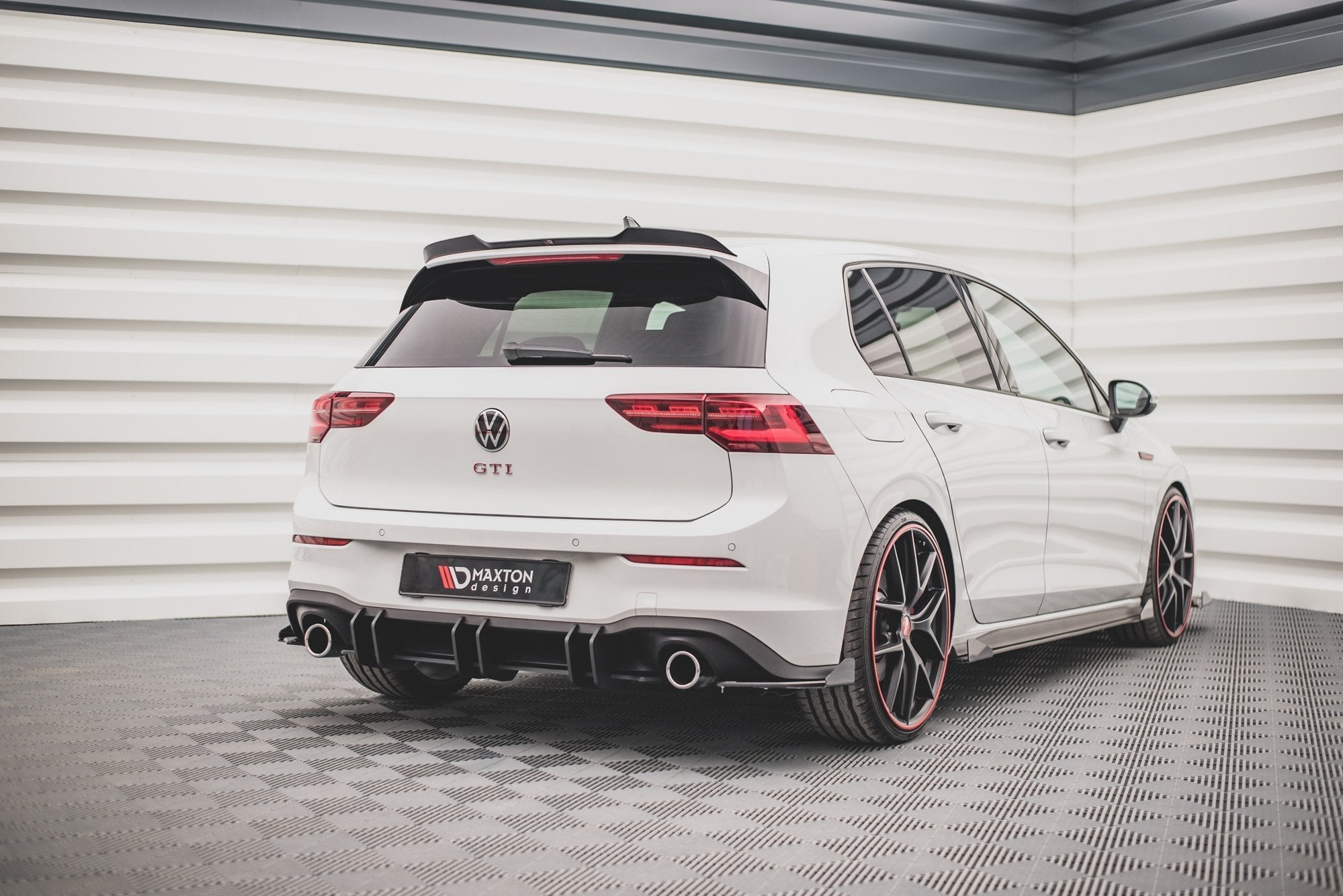 Maxton Design Street Pro Rear Diffuser V.2 para Volkswagen Golf GTI Mk8 - imagen 5