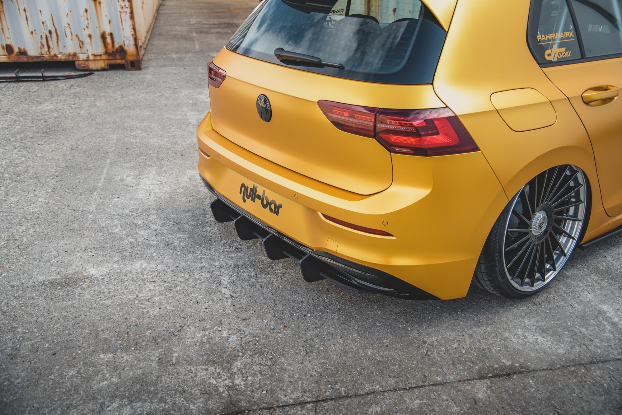 Maxton Design Street Pro Rear Diffuser V.2 para Volkswagen Golf Mk8 - imagen 2