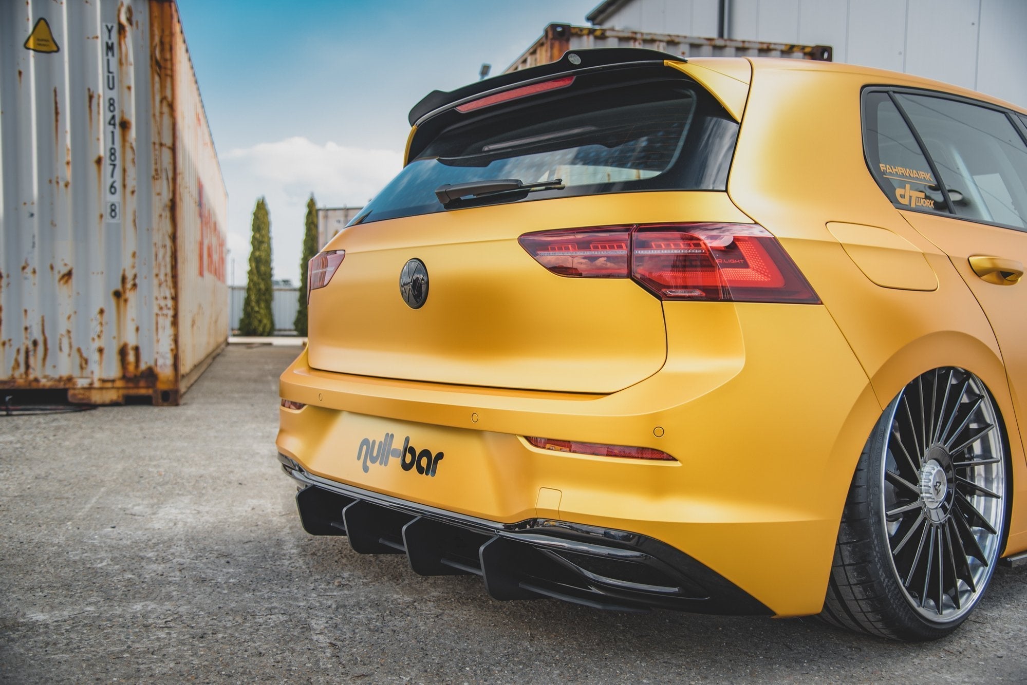 Maxton Design Street Pro Rear Diffuser V.2 para Volkswagen Golf Mk8 - imagen 3